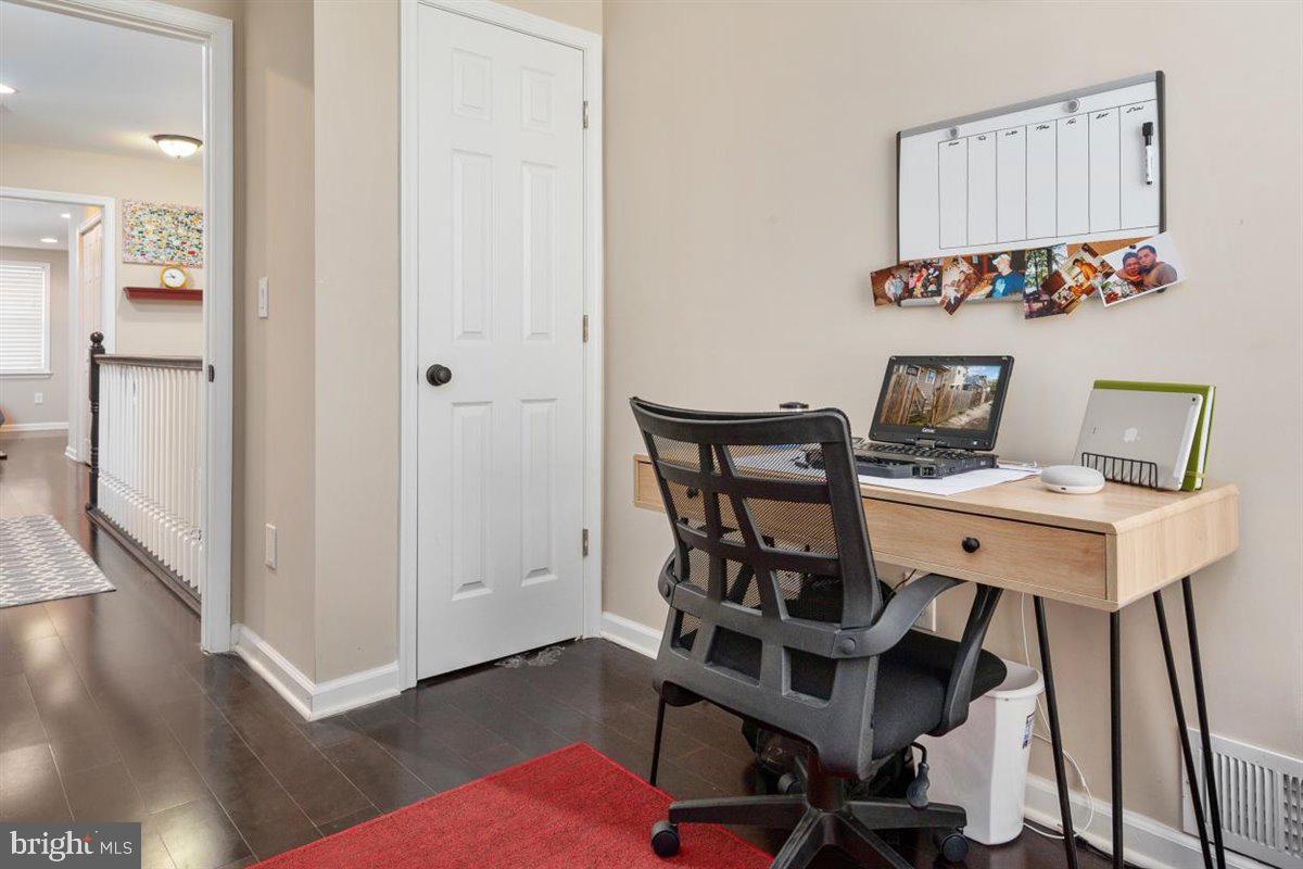 WASHINGTON VILLAGE - Residential