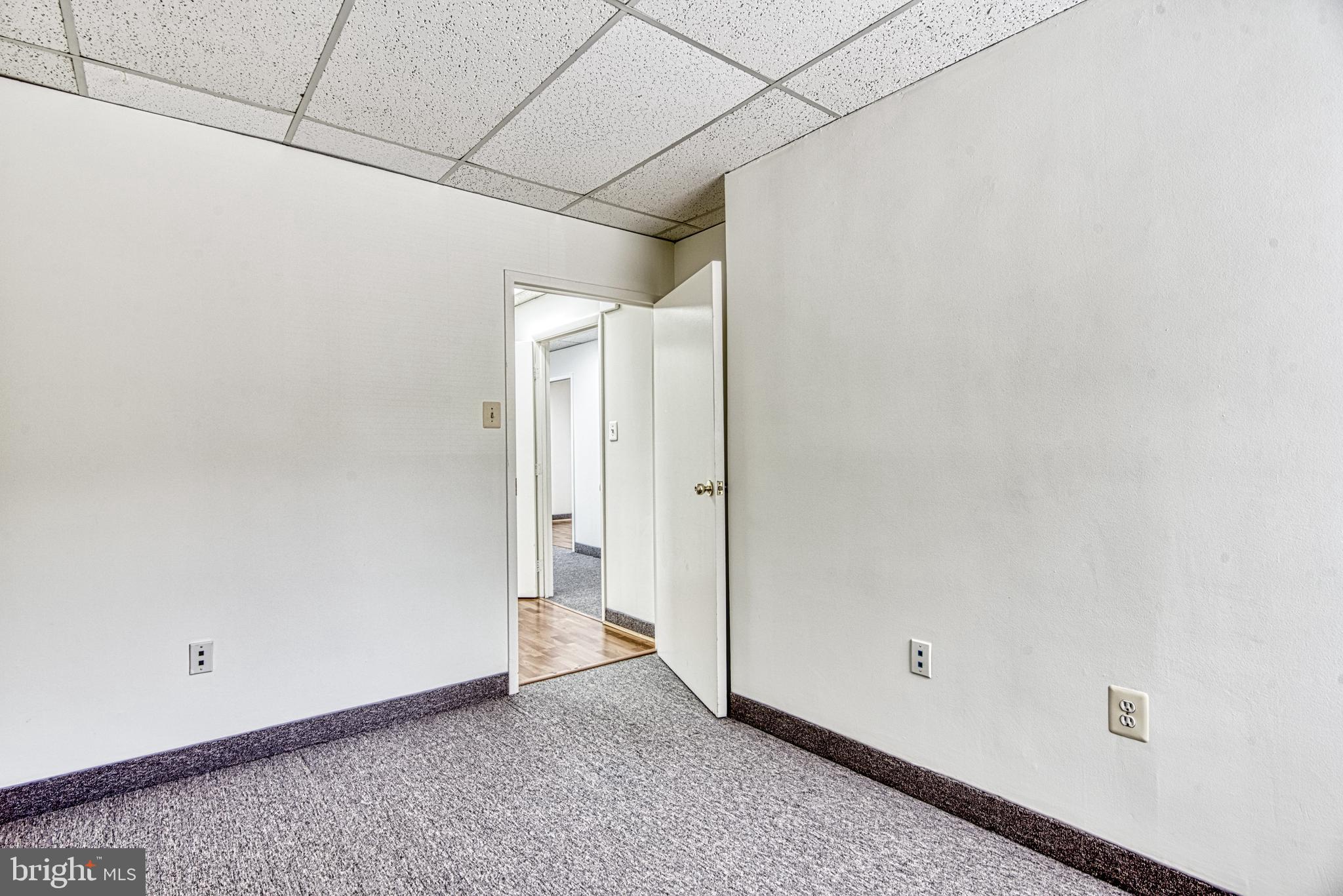 BRISTOW CENTER - Commercial Lease