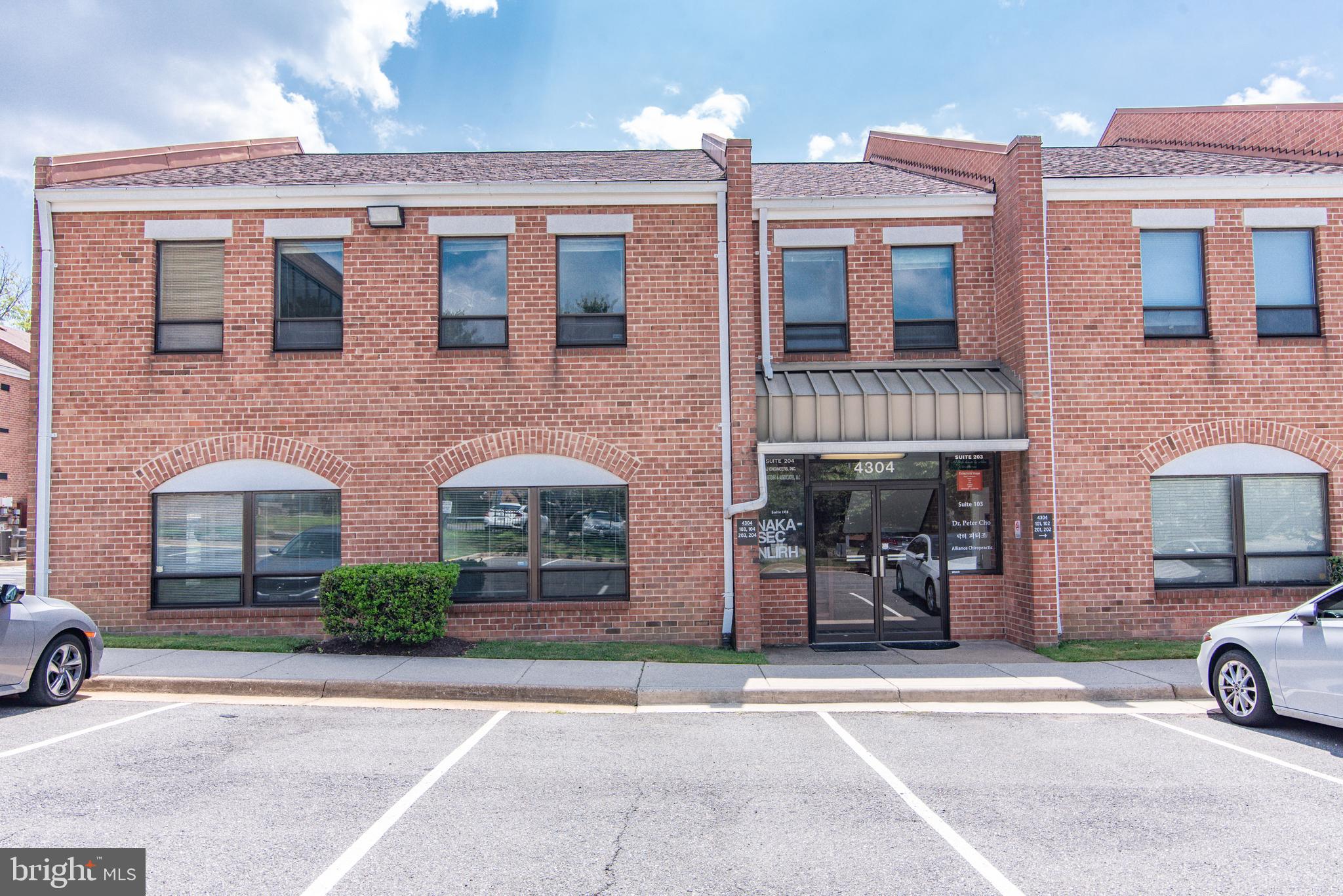 BRISTOW CENTER - Commercial Lease