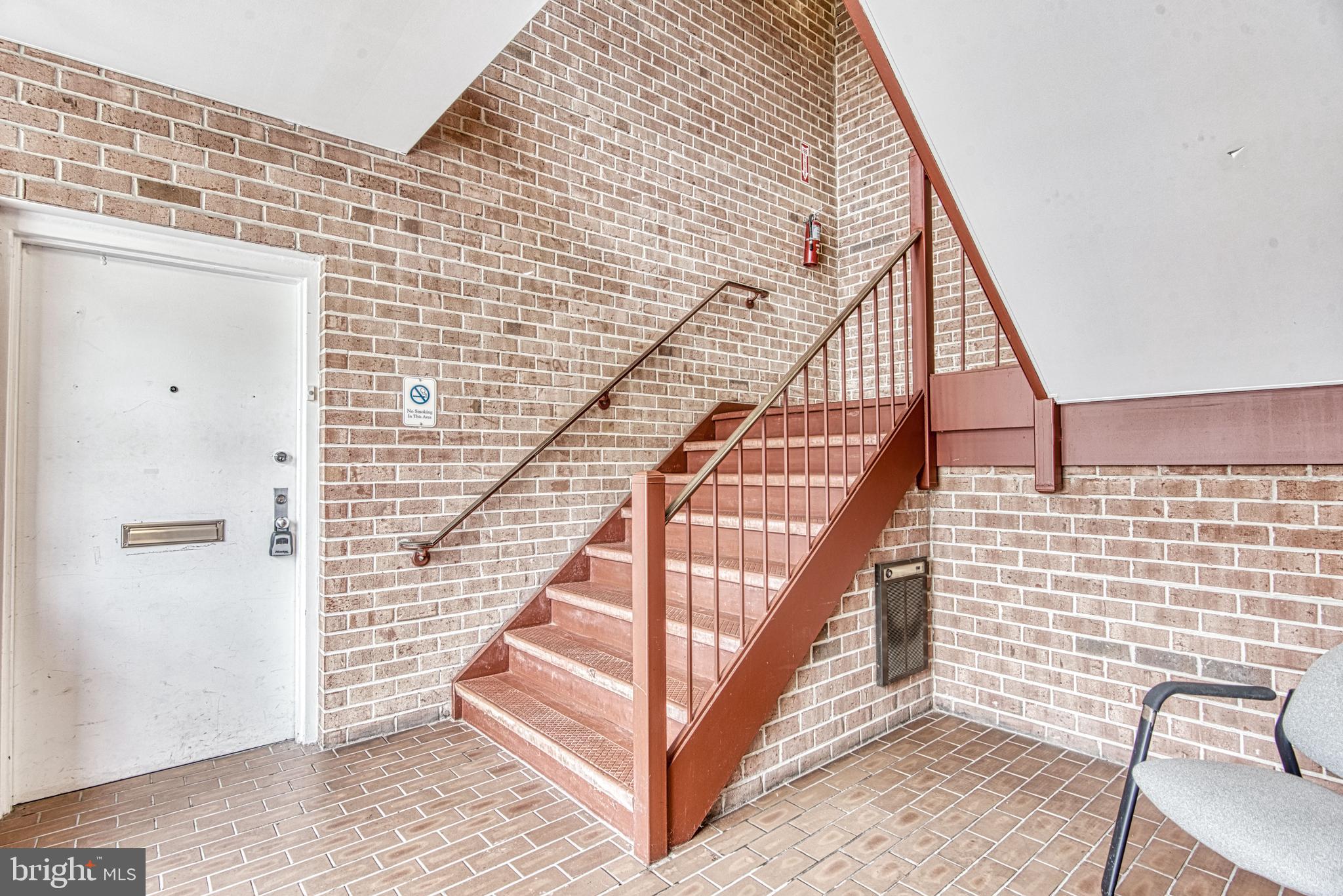 BRISTOW CENTER - Commercial Lease