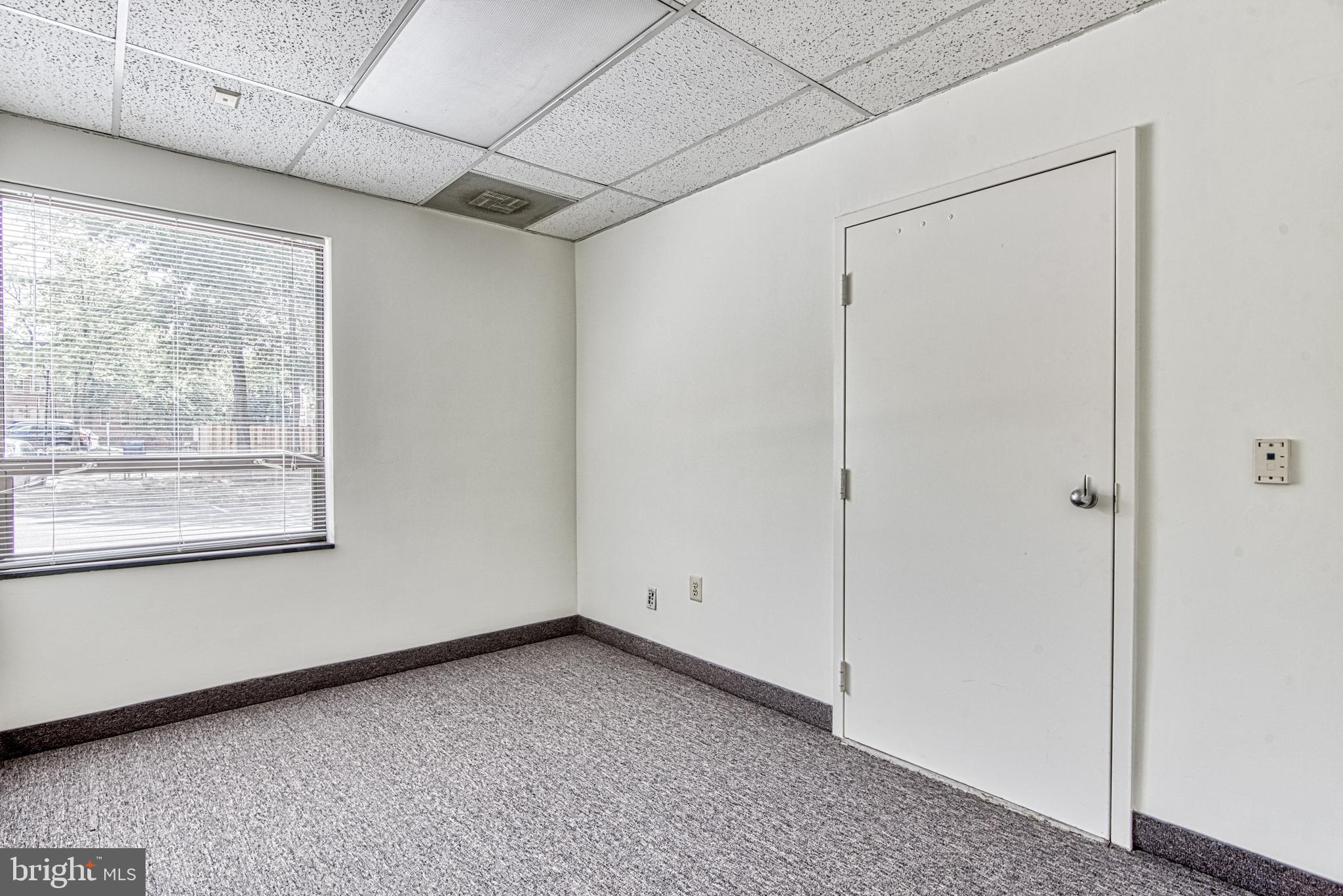 BRISTOW CENTER - Commercial Lease