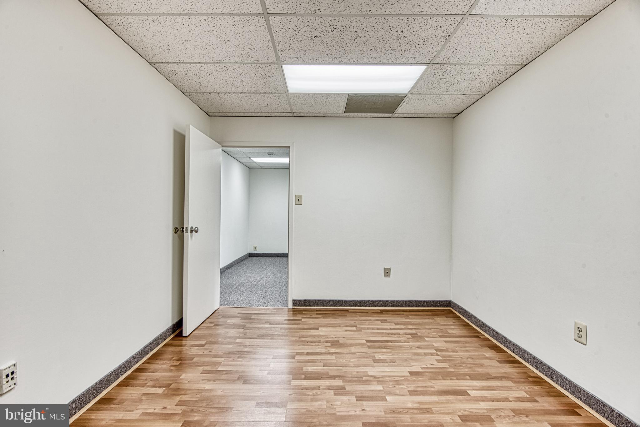 BRISTOW CENTER - Commercial Lease