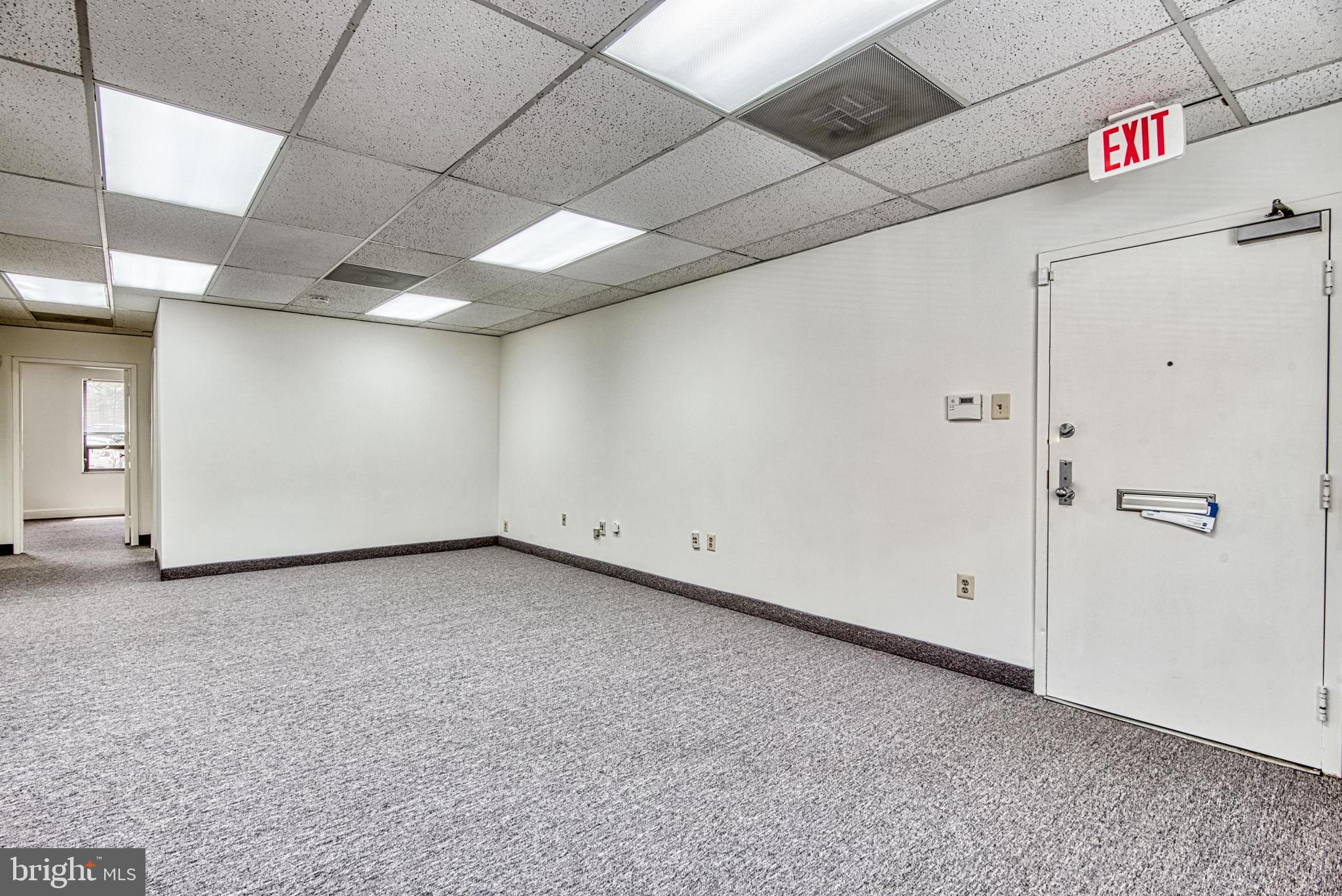 BRISTOW CENTER - Commercial Lease