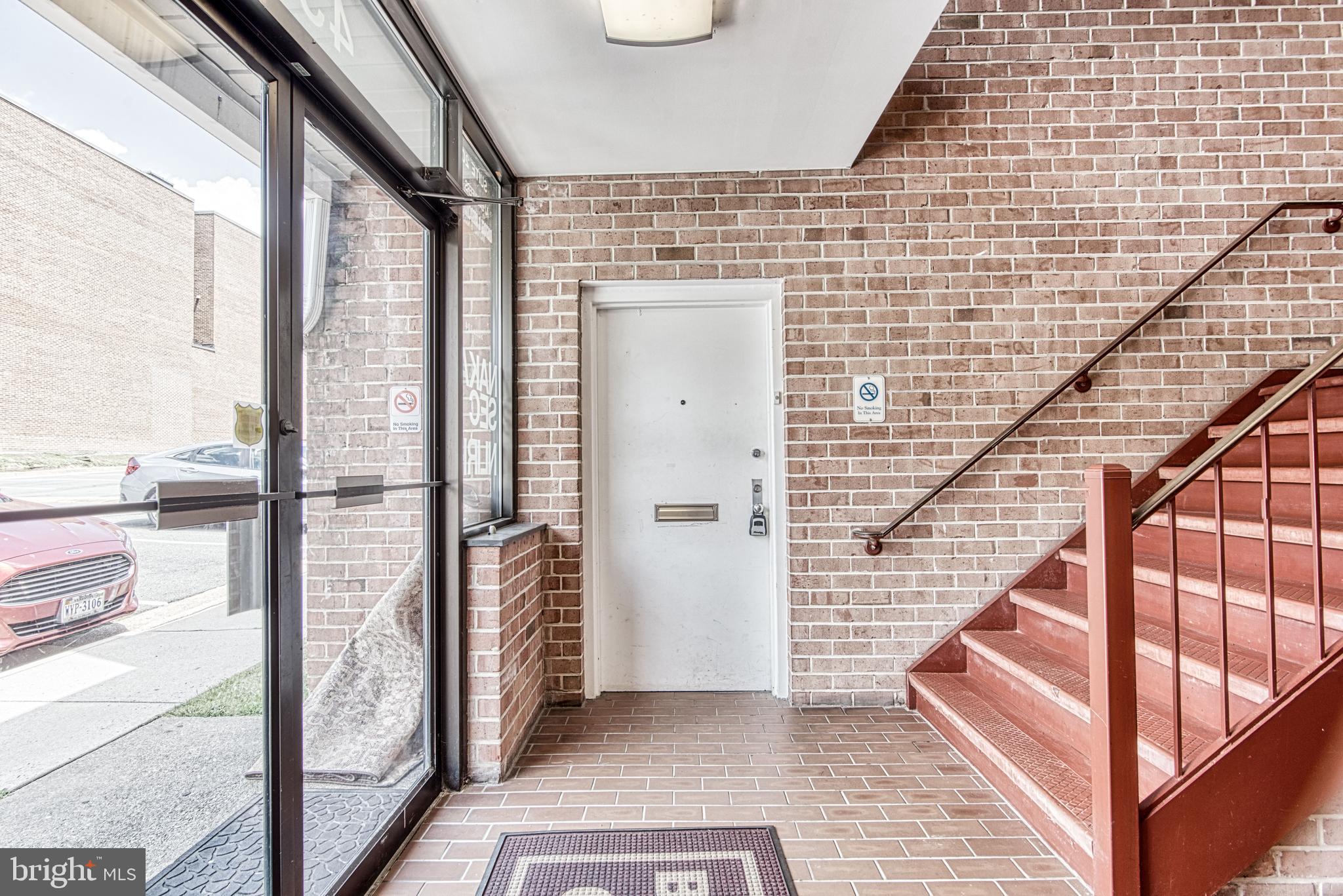 BRISTOW CENTER - Commercial Lease