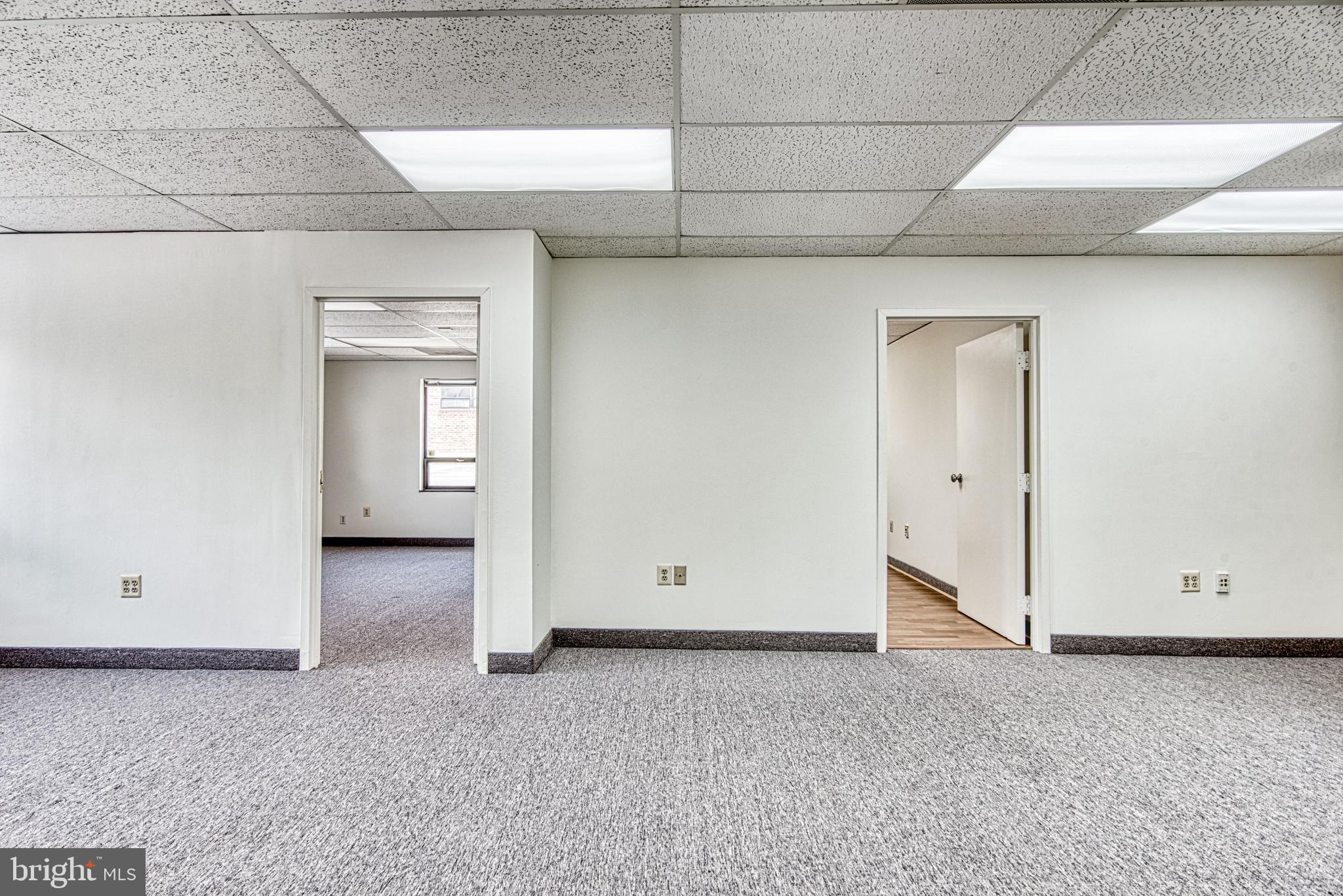 BRISTOW CENTER - Commercial Lease