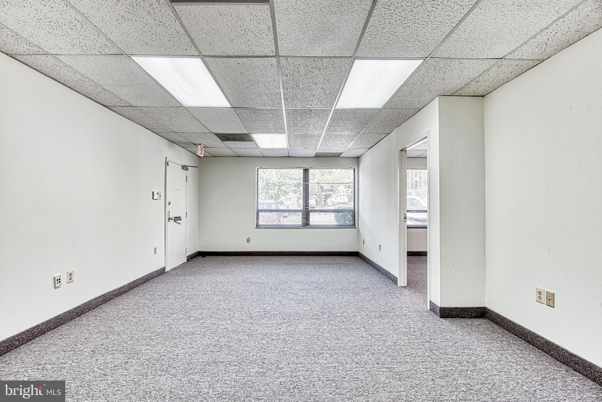 BRISTOW CENTER - Commercial Lease