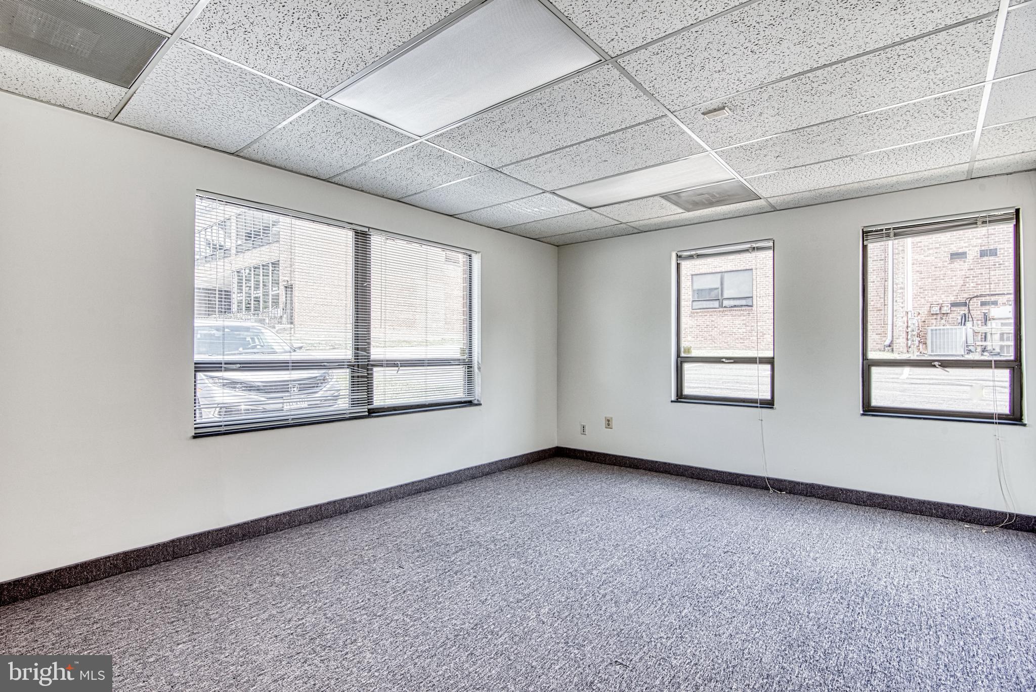 BRISTOW CENTER - Commercial Lease