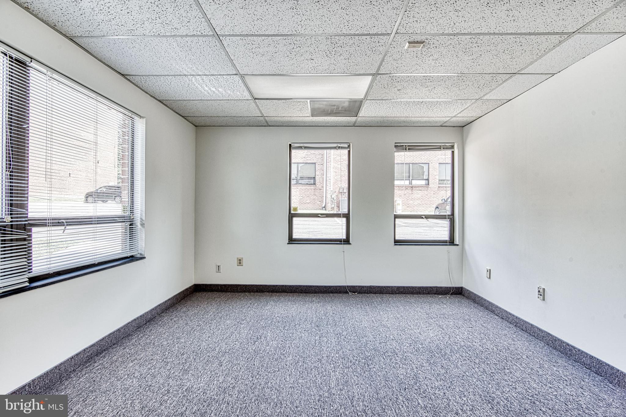 BRISTOW CENTER - Commercial Lease