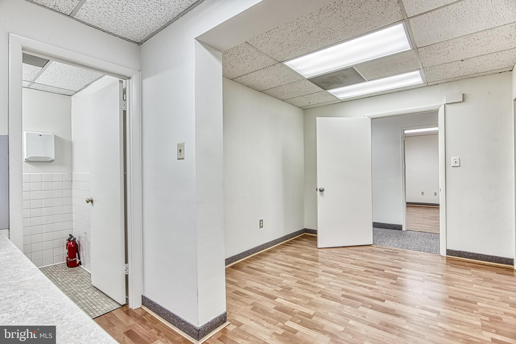 BRISTOW CENTER - Commercial Lease