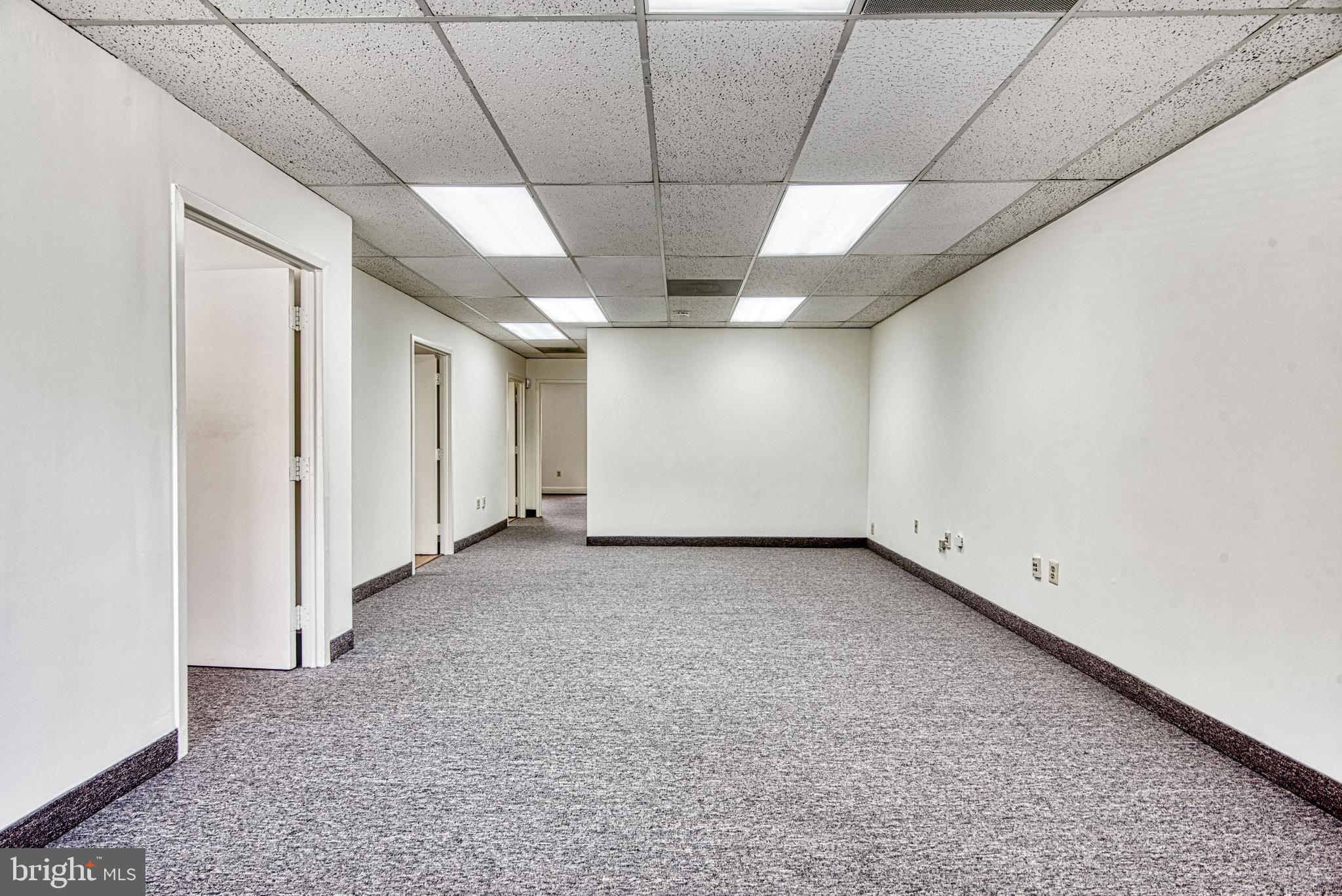 BRISTOW CENTER - Commercial Lease
