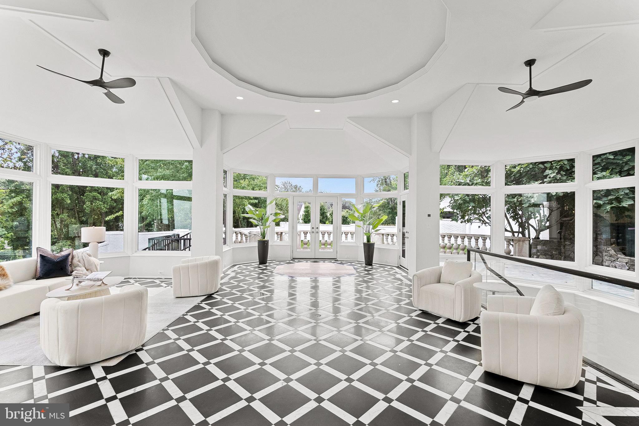 CLEARVIEW MANOR - Residential