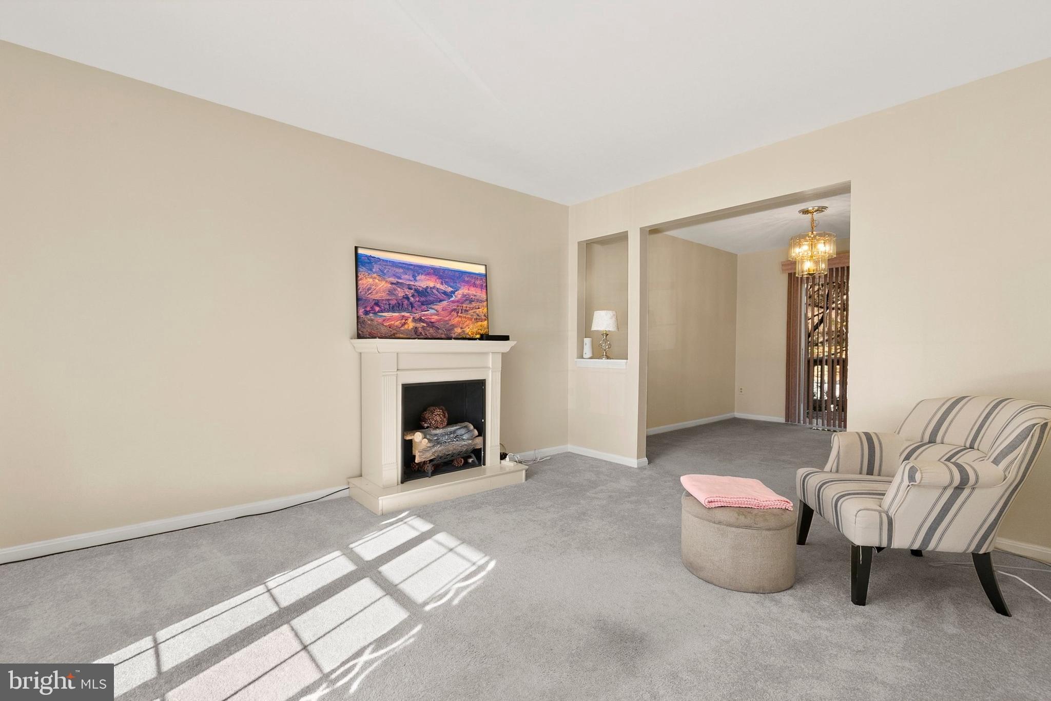 15015 DINSDALE DRIVE