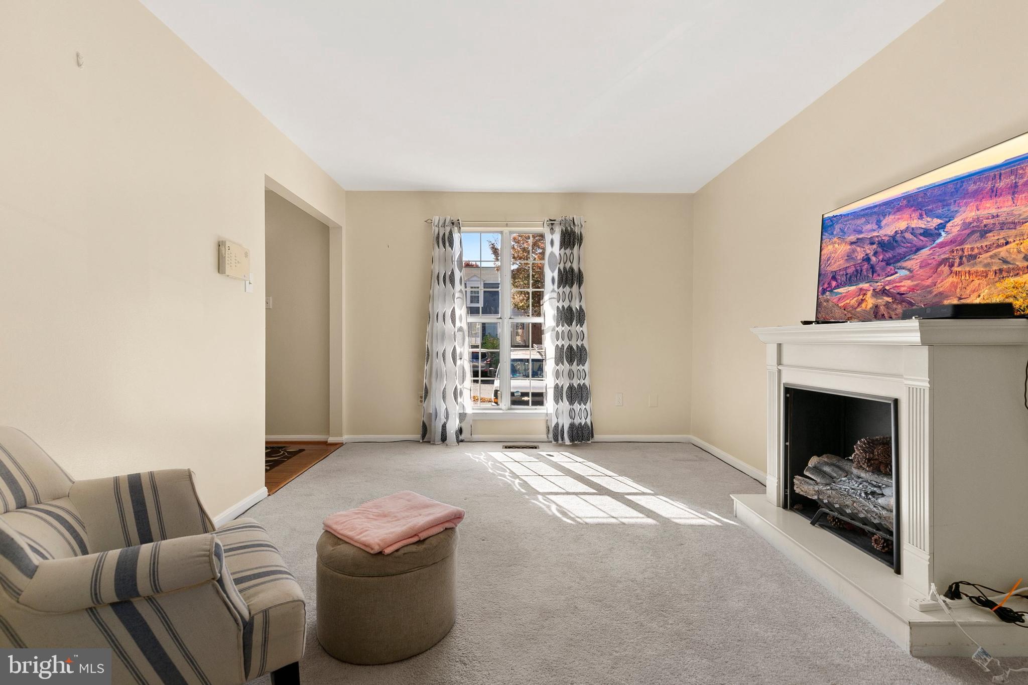 15015 DINSDALE DRIVE