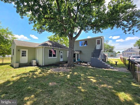 Homes For Sale - 151 Riviera Drive<br/> PASADENA, MD 21122