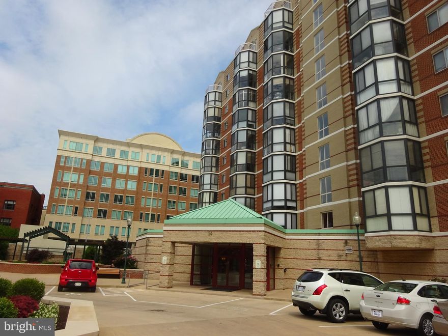 One bedroom plus den in secure building with enclosed balcony and garage parking. Across from Rockville Town Center, walk to Rockville Metro, library, theatre, restaurants etc. Minutes to 355 &270.