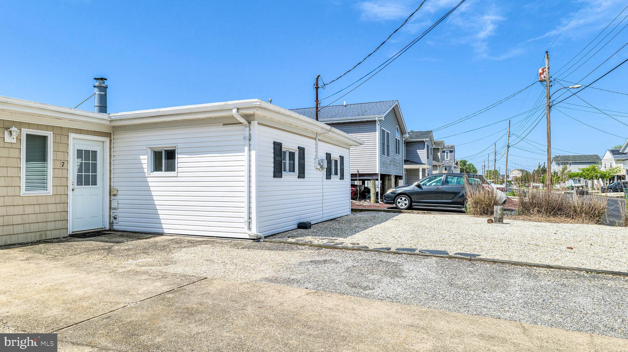 7 LAKE ST CLAIRE