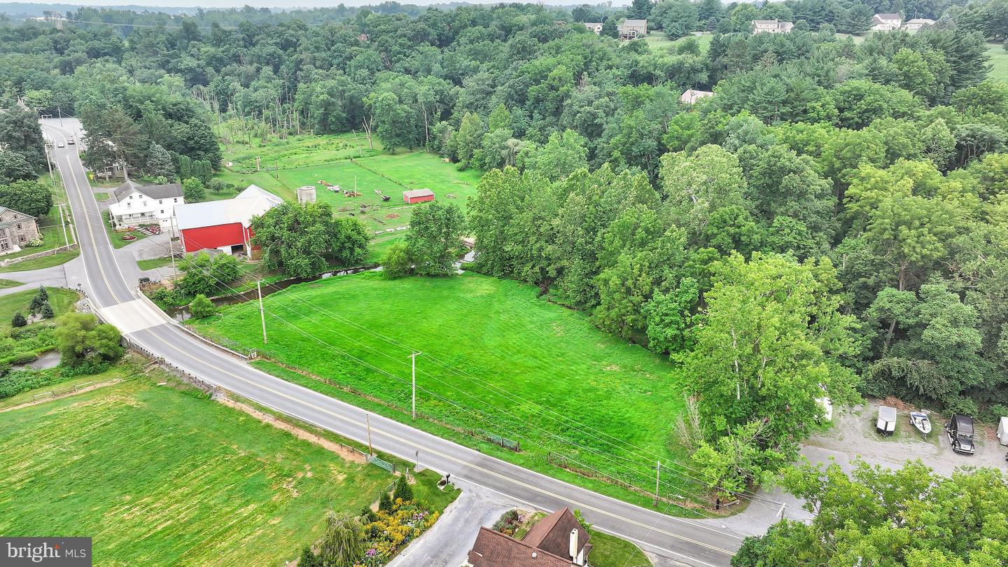 330 N CLAY ROAD