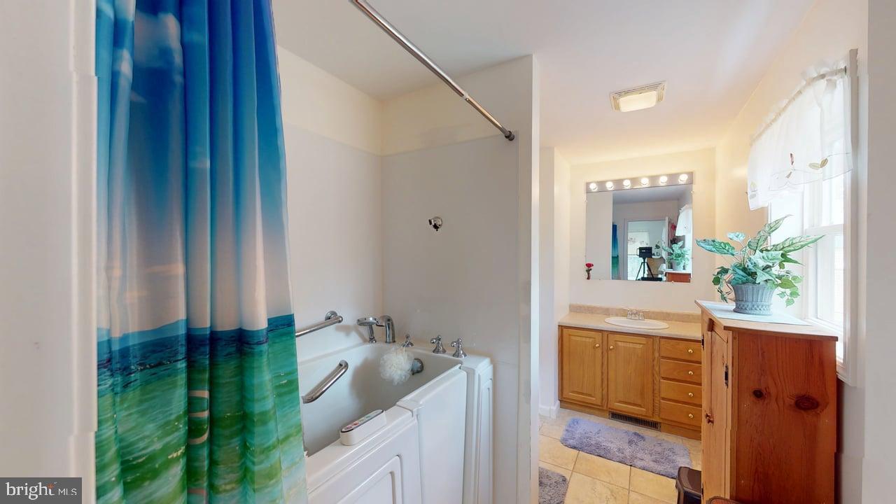 CABIN AT CAPON BRIDGE - Residential