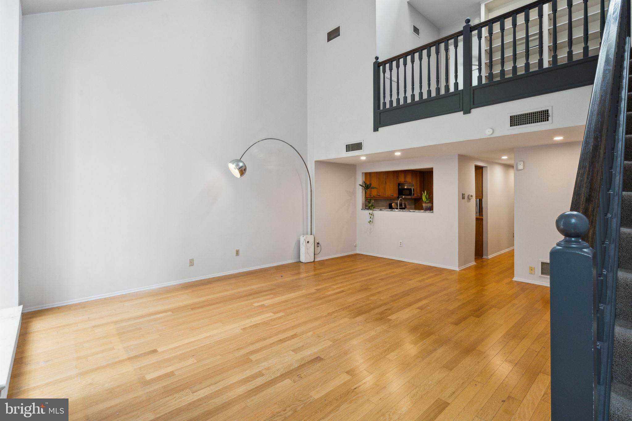 18 SAINT JAMES COURT 6