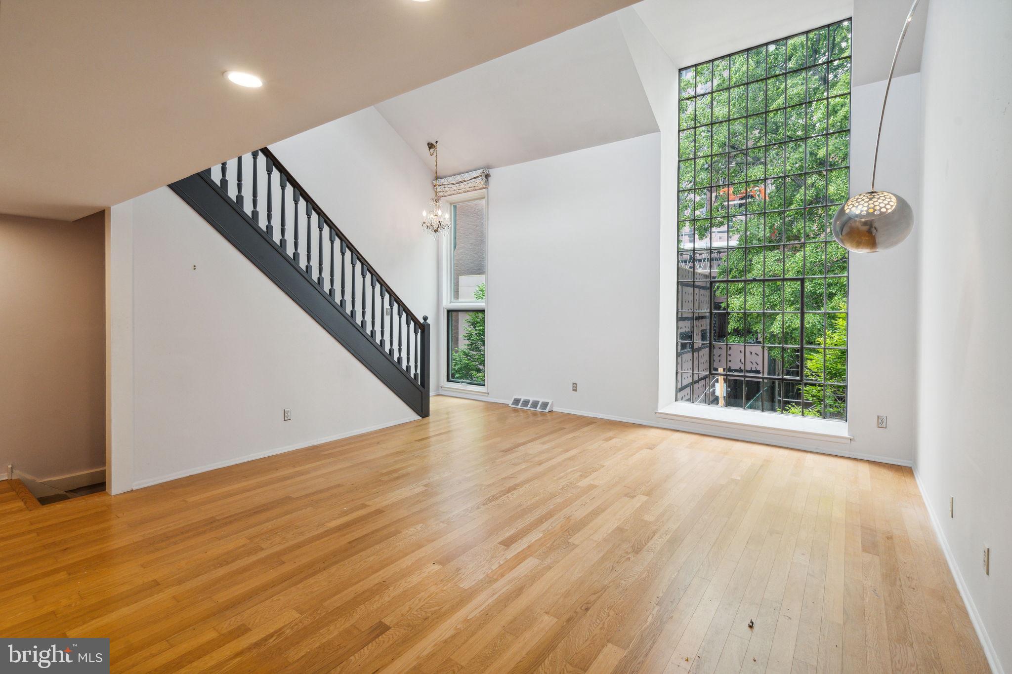 18 SAINT JAMES COURT 6
