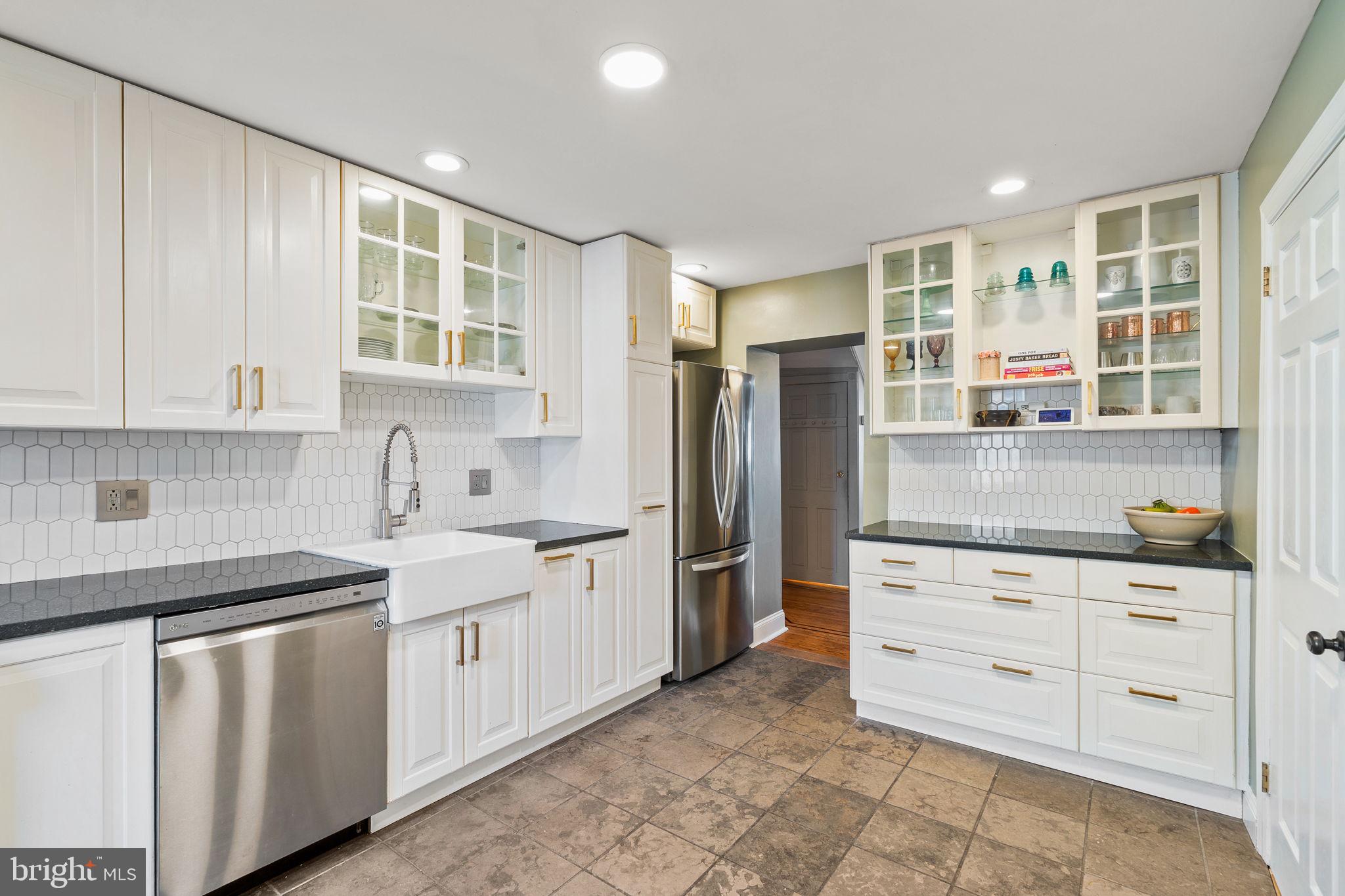 EAST FALLS - Residential