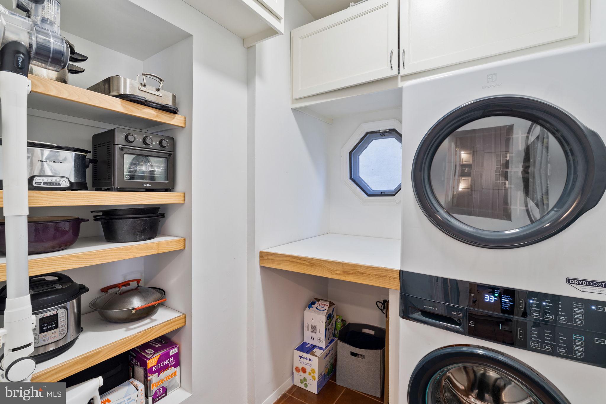 EAST FALLS - Residential