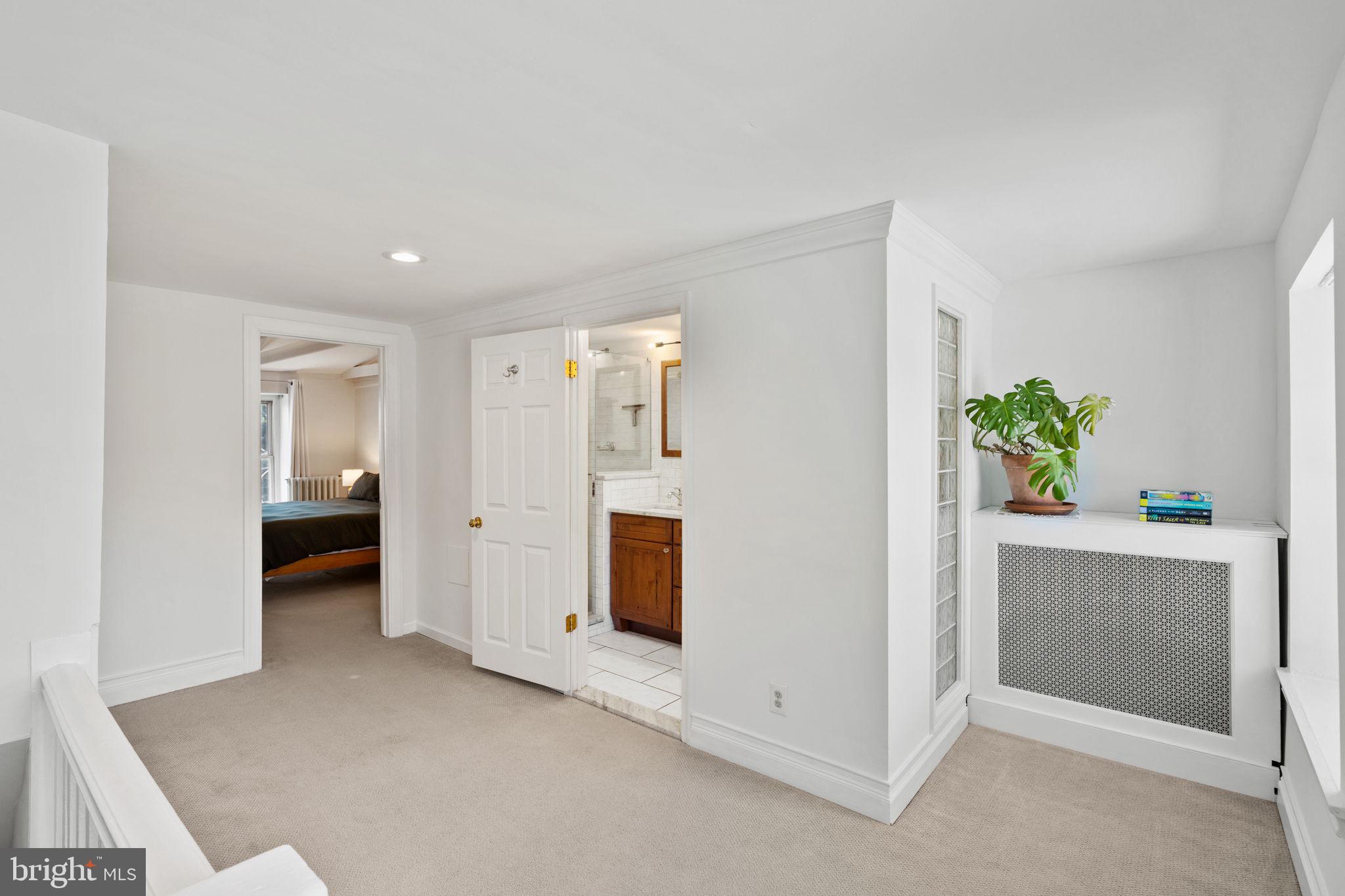 EAST FALLS - Residential