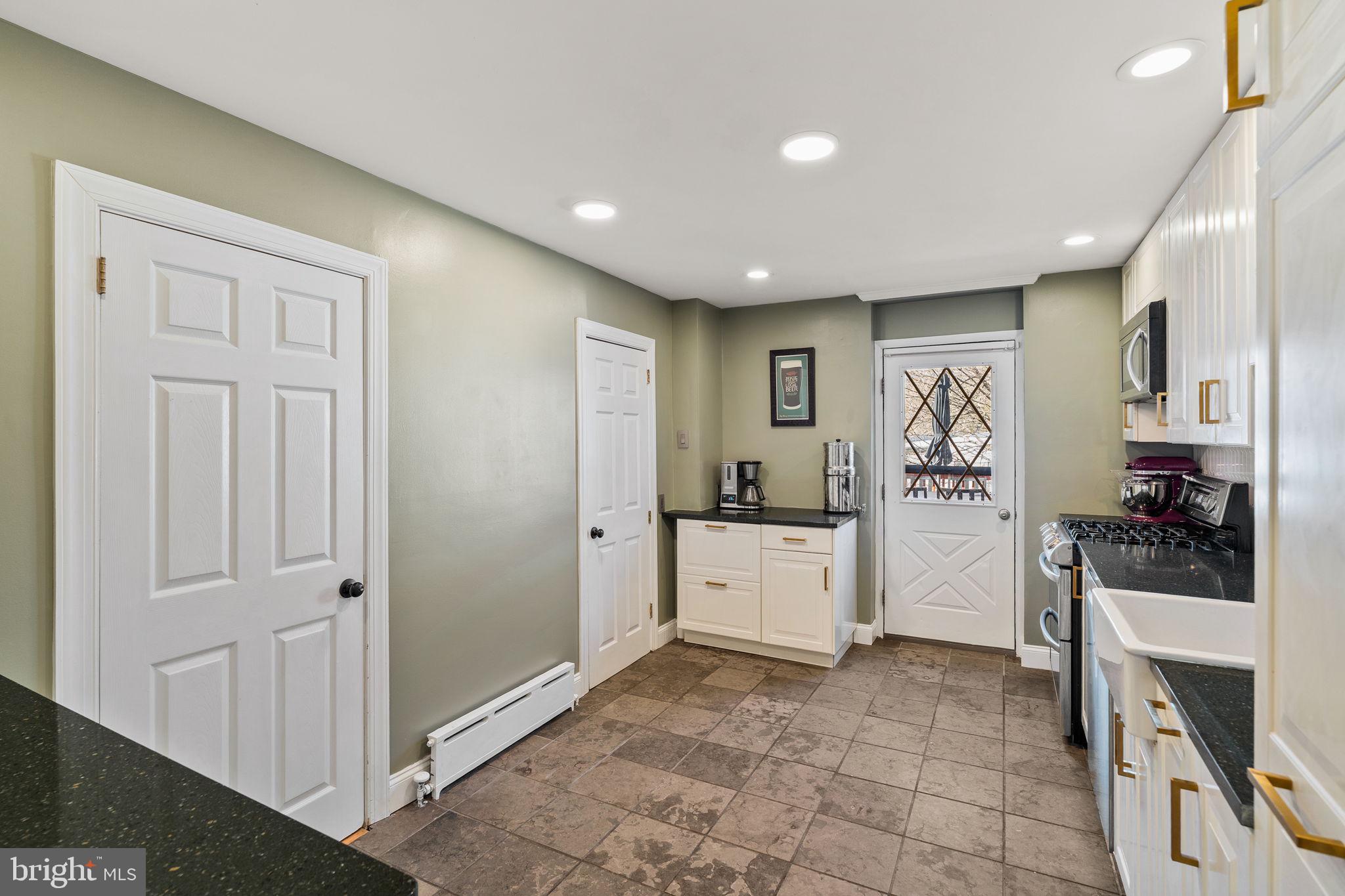 EAST FALLS - Residential