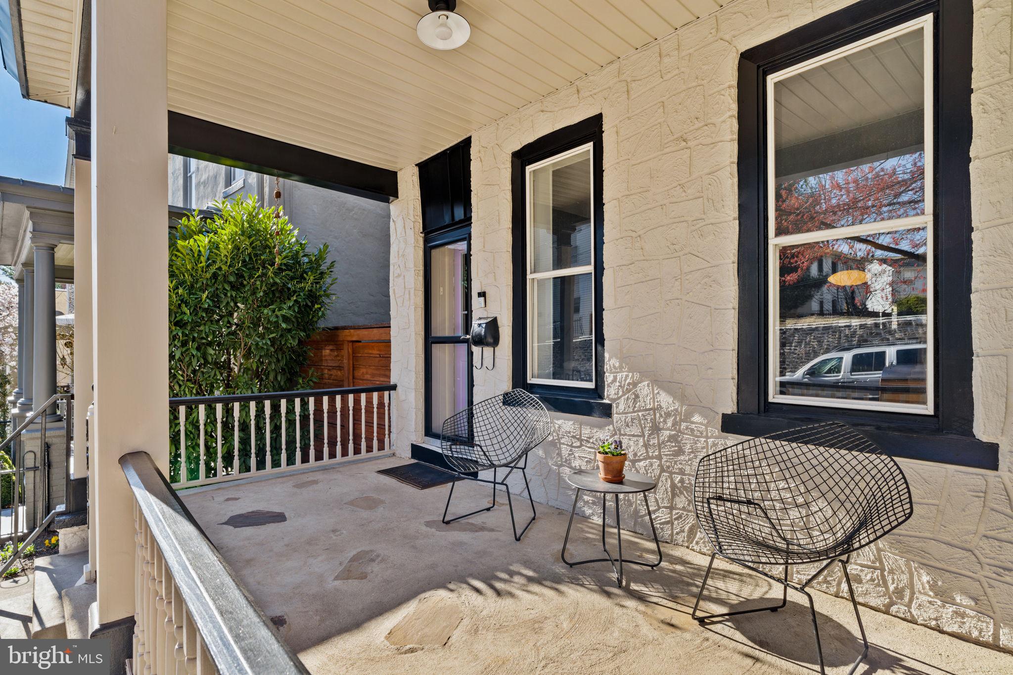 EAST FALLS - Residential