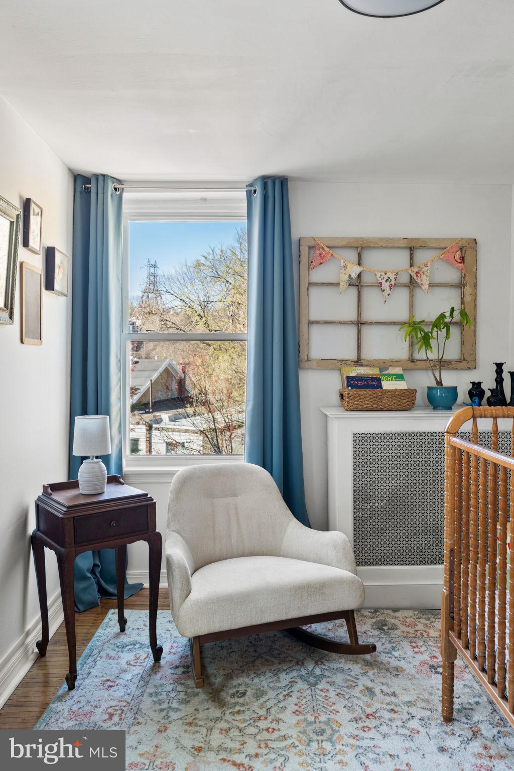 EAST FALLS - Residential