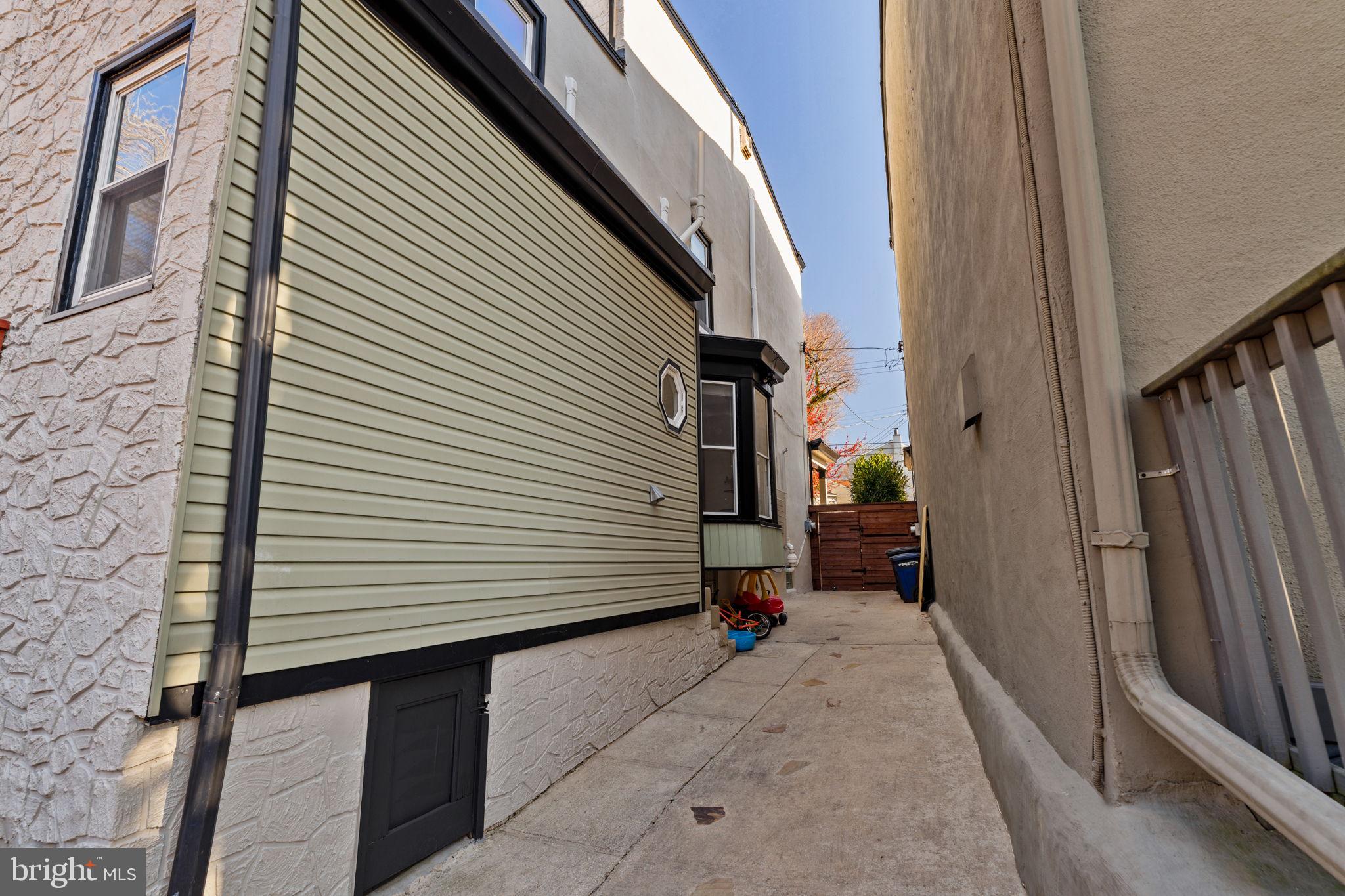 EAST FALLS - Residential