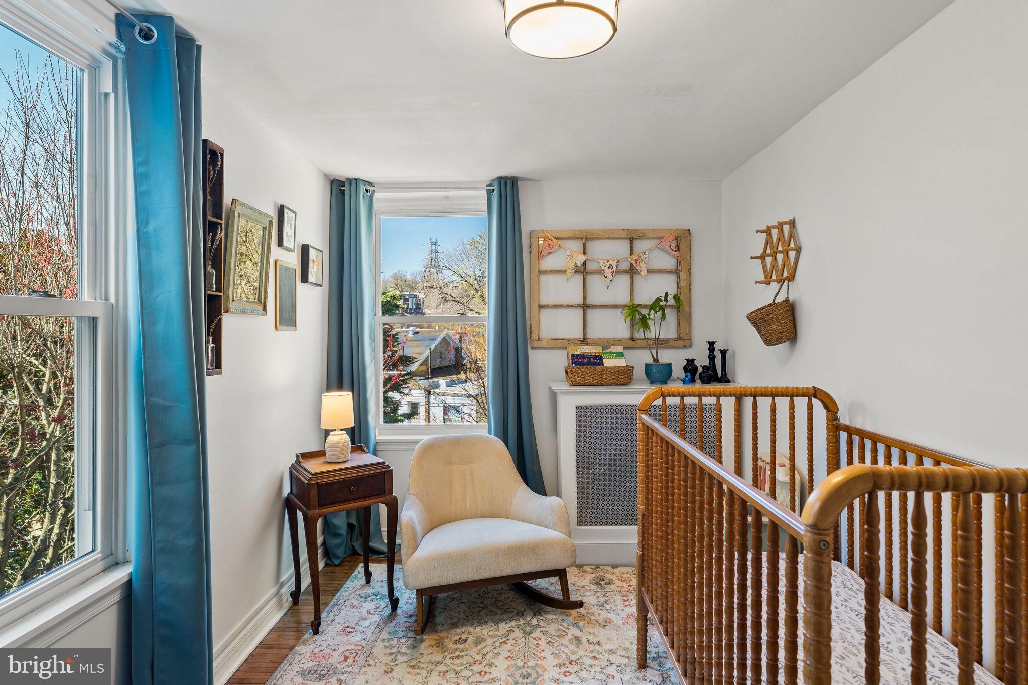 EAST FALLS - Residential