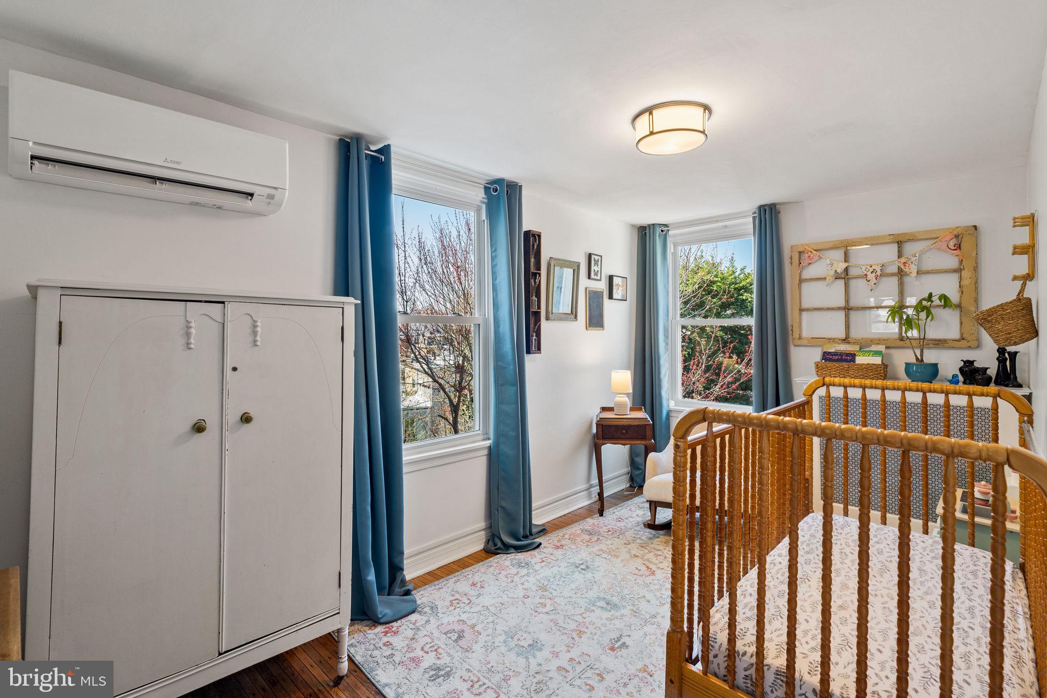 EAST FALLS - Residential