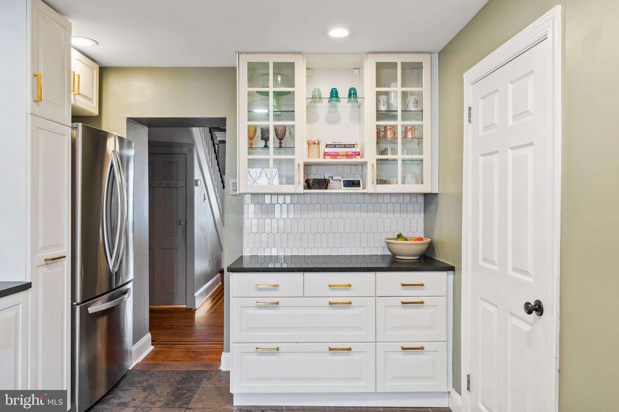 EAST FALLS - Residential