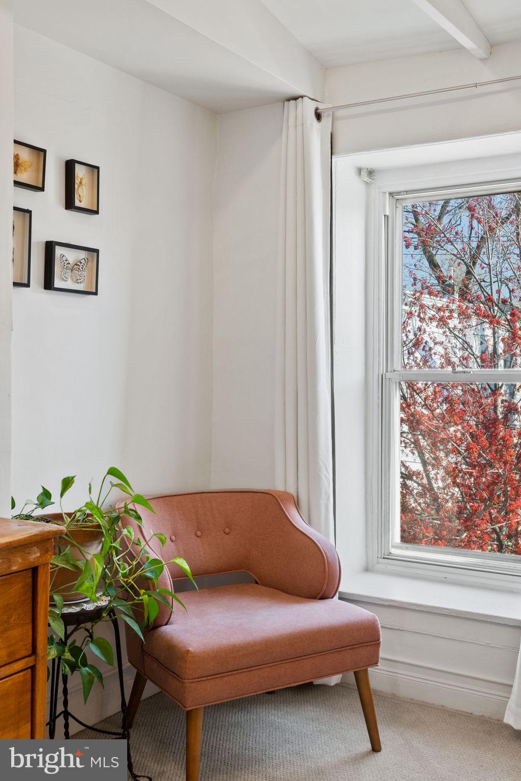 EAST FALLS - Residential