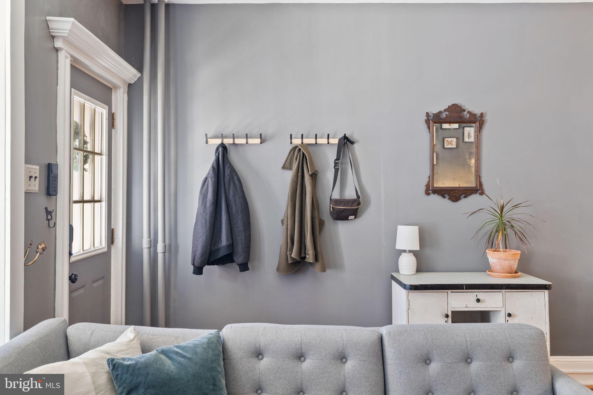 EAST FALLS - Residential