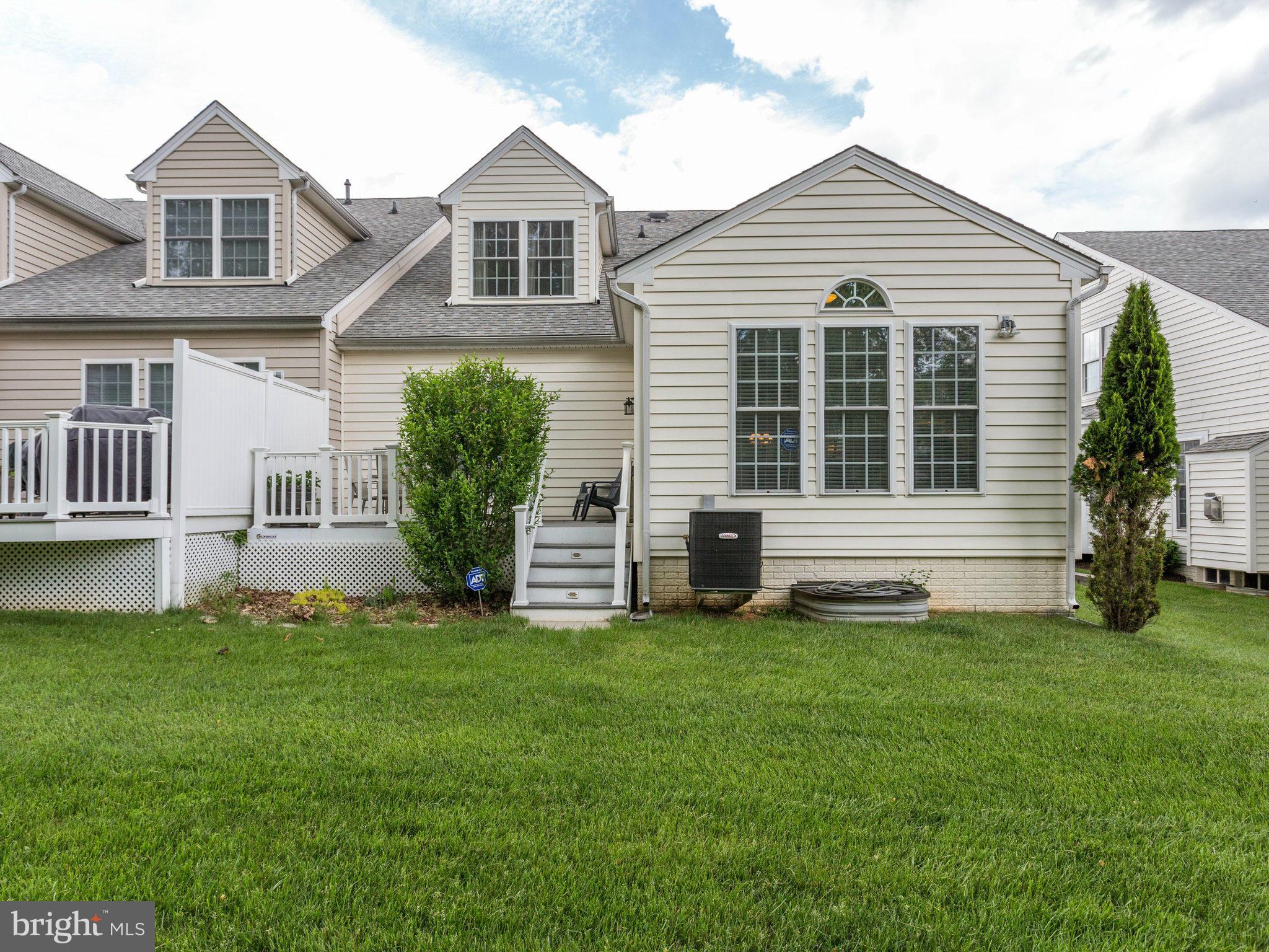 HEARTHSTONE AT VILLAGE CREST CONDOMINIUMS - Residential