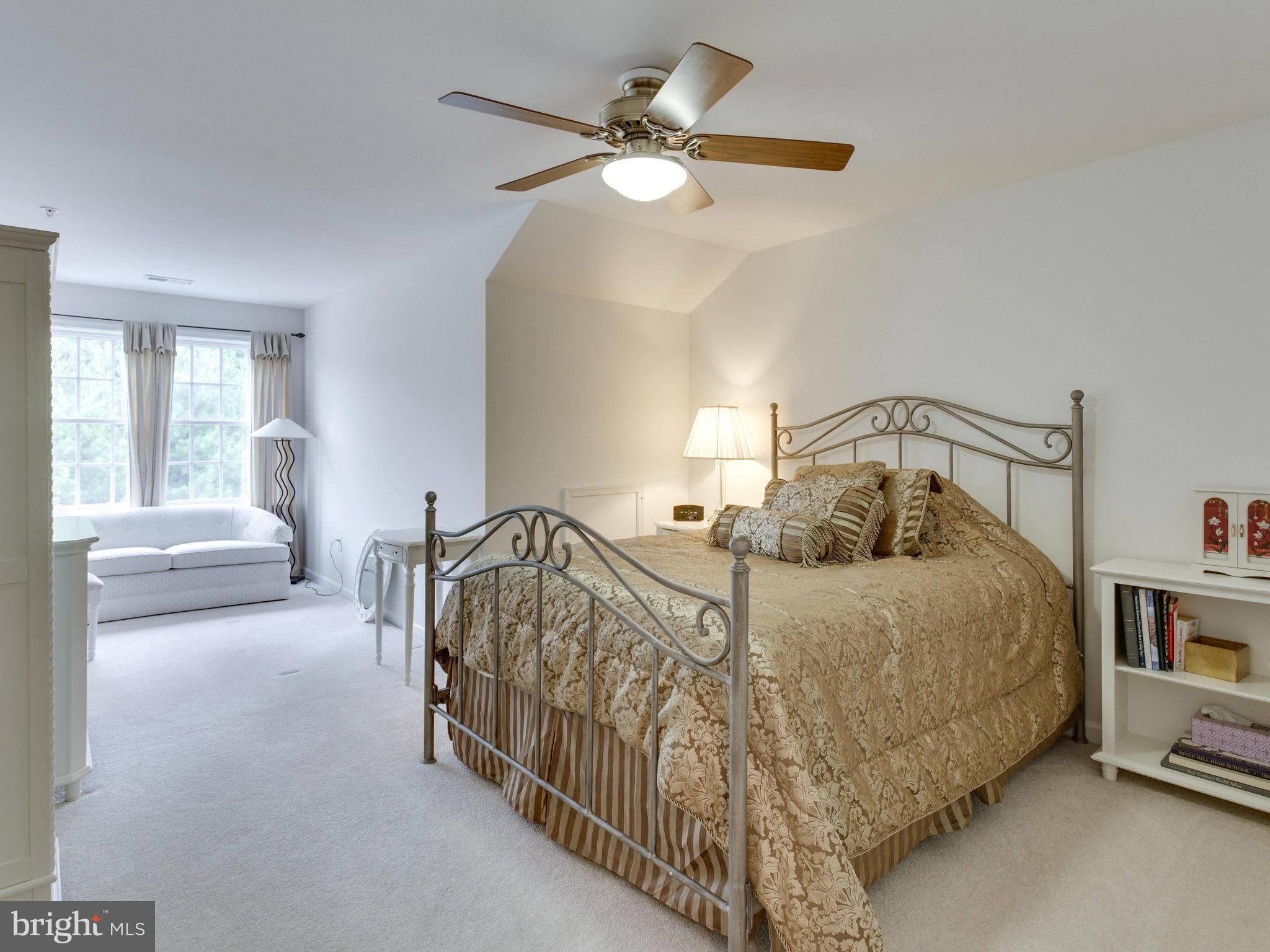 HEARTHSTONE AT VILLAGE CREST CONDOMINIUMS - Residential