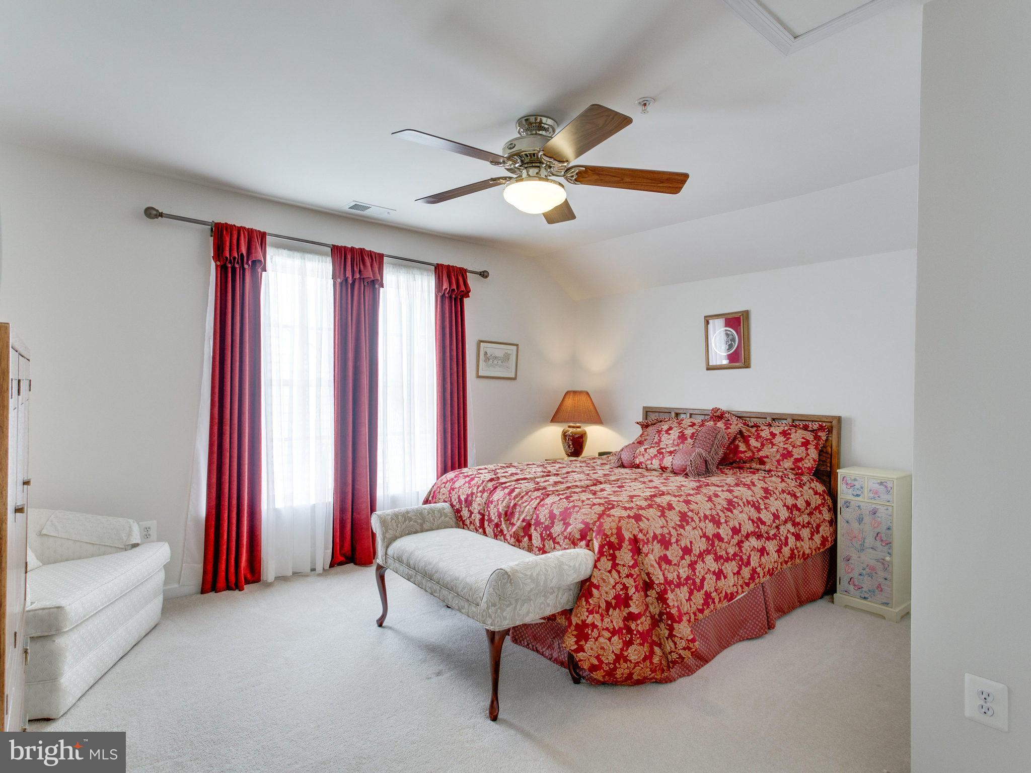 HEARTHSTONE AT VILLAGE CREST CONDOMINIUMS - Residential