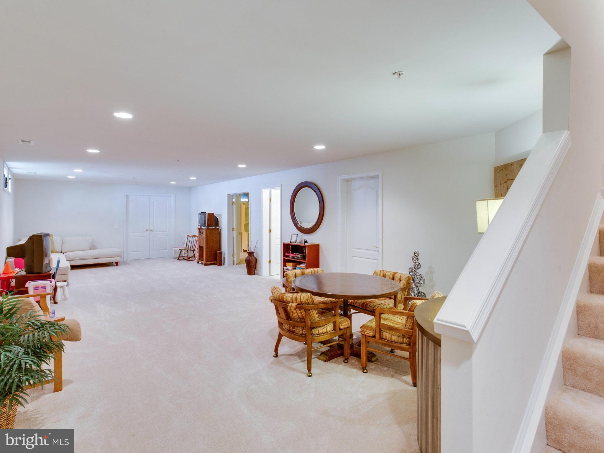 HEARTHSTONE AT VILLAGE CREST CONDOMINIUMS - Residential