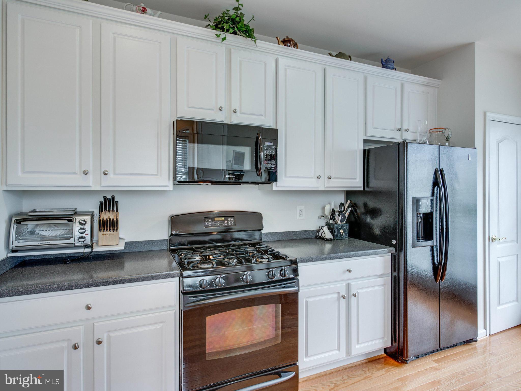 HEARTHSTONE AT VILLAGE CREST CONDOMINIUMS - Residential