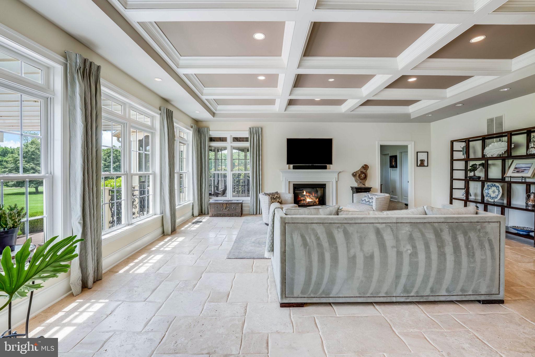 RASPBERRY FALLS - Residential