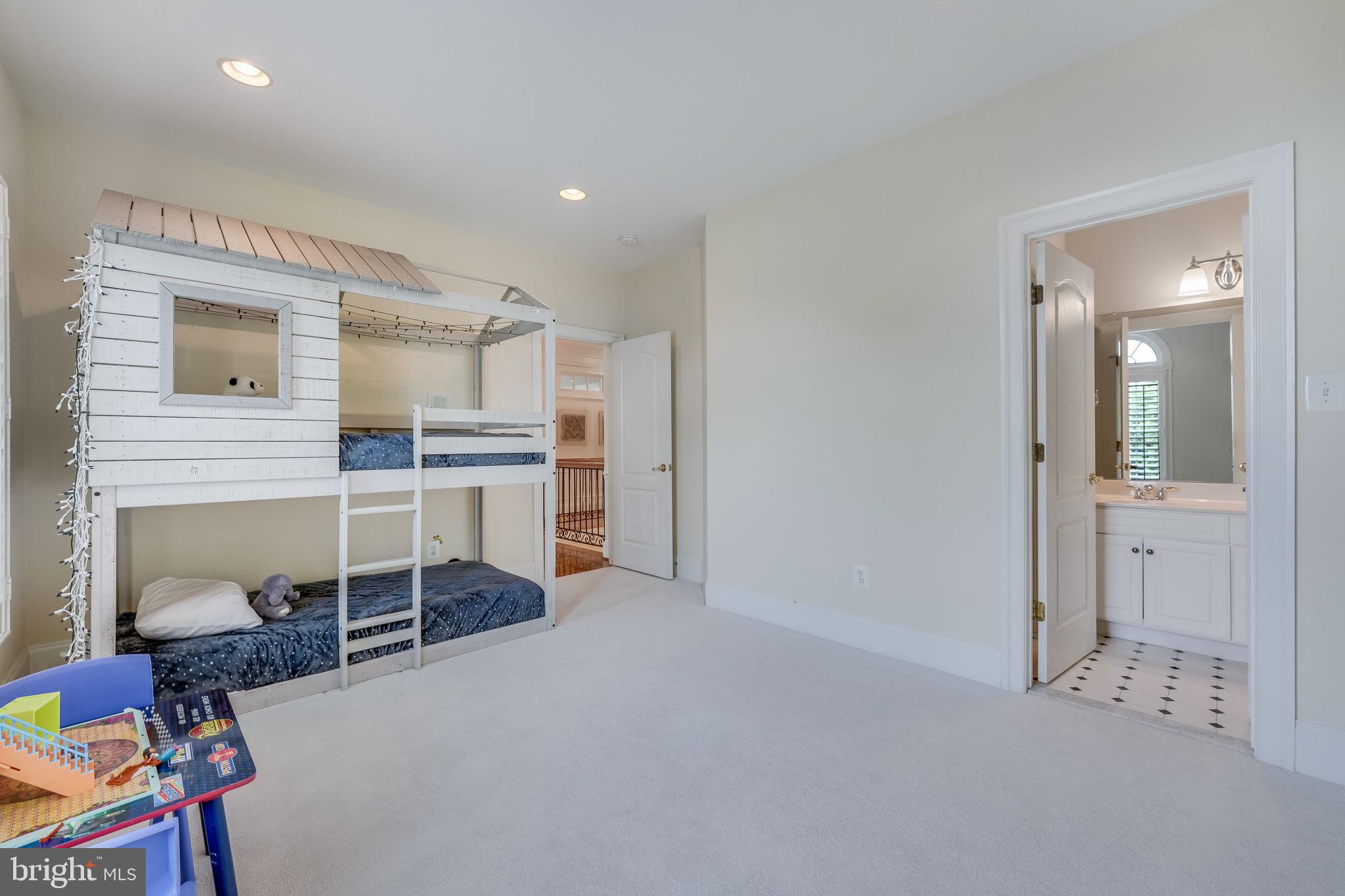 RASPBERRY FALLS - Residential