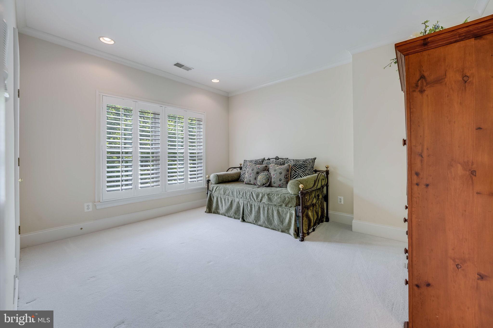 RASPBERRY FALLS - Residential