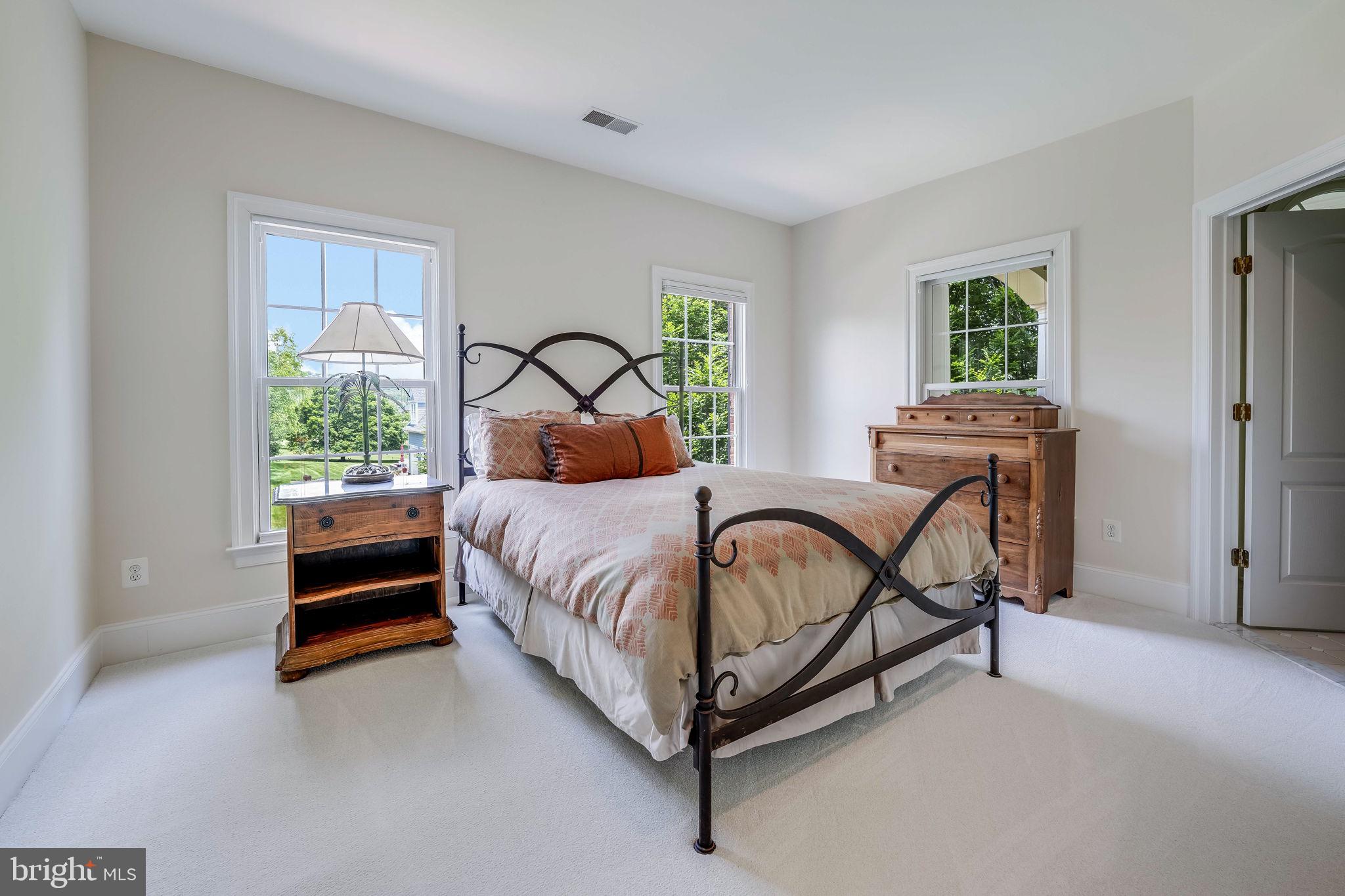 RASPBERRY FALLS - Residential