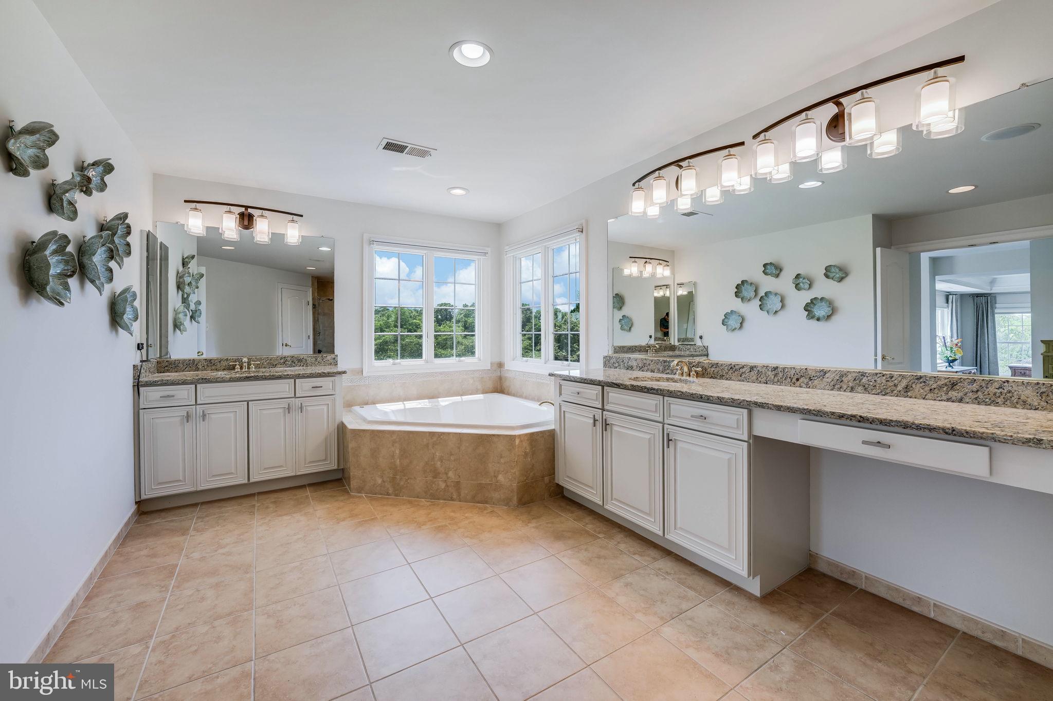 RASPBERRY FALLS - Residential