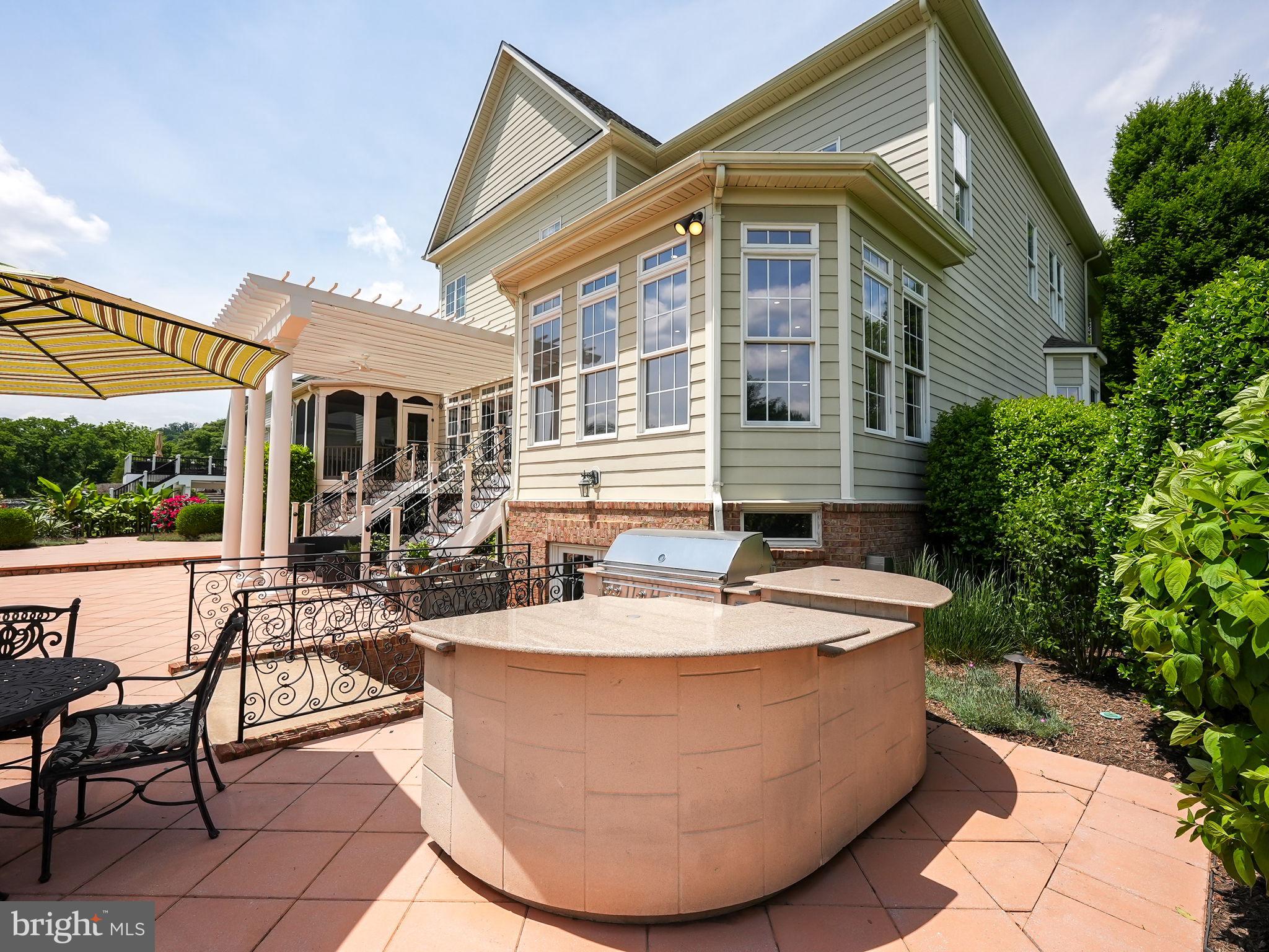 RASPBERRY FALLS - Residential