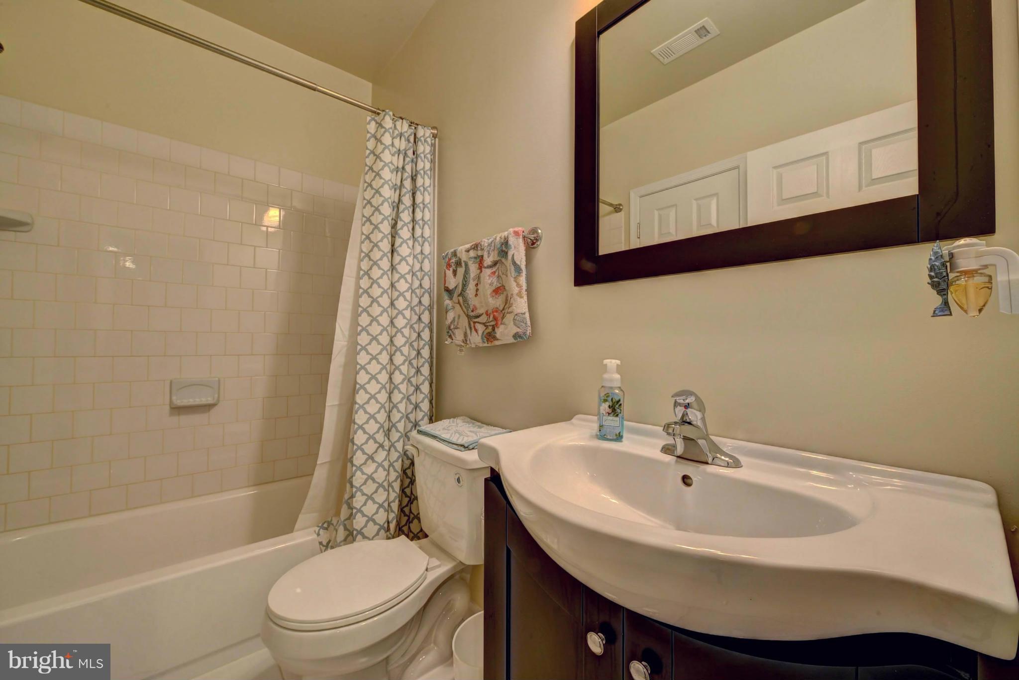 VIENNA ESTATES - Residential