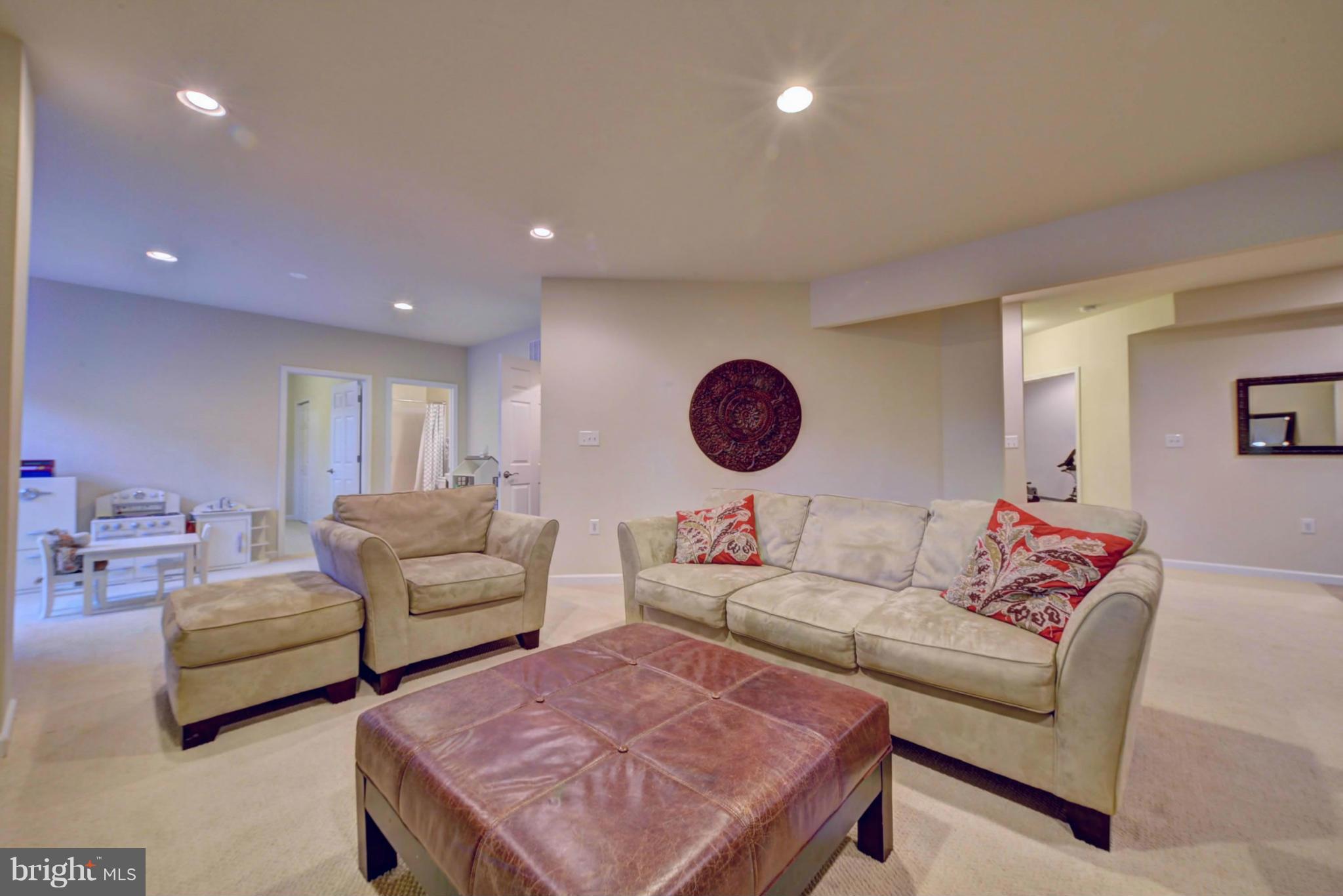 VIENNA ESTATES - Residential