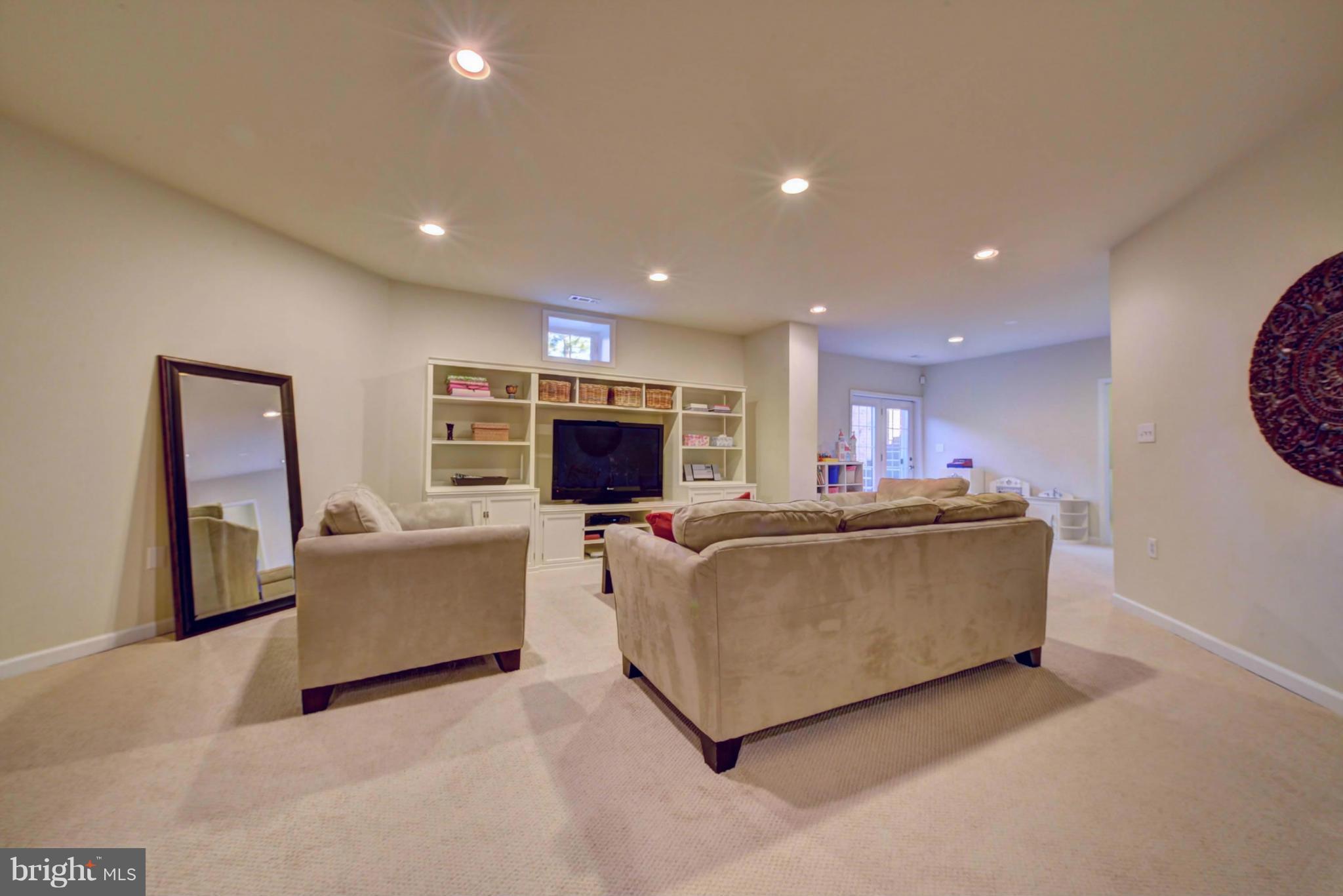 VIENNA ESTATES - Residential